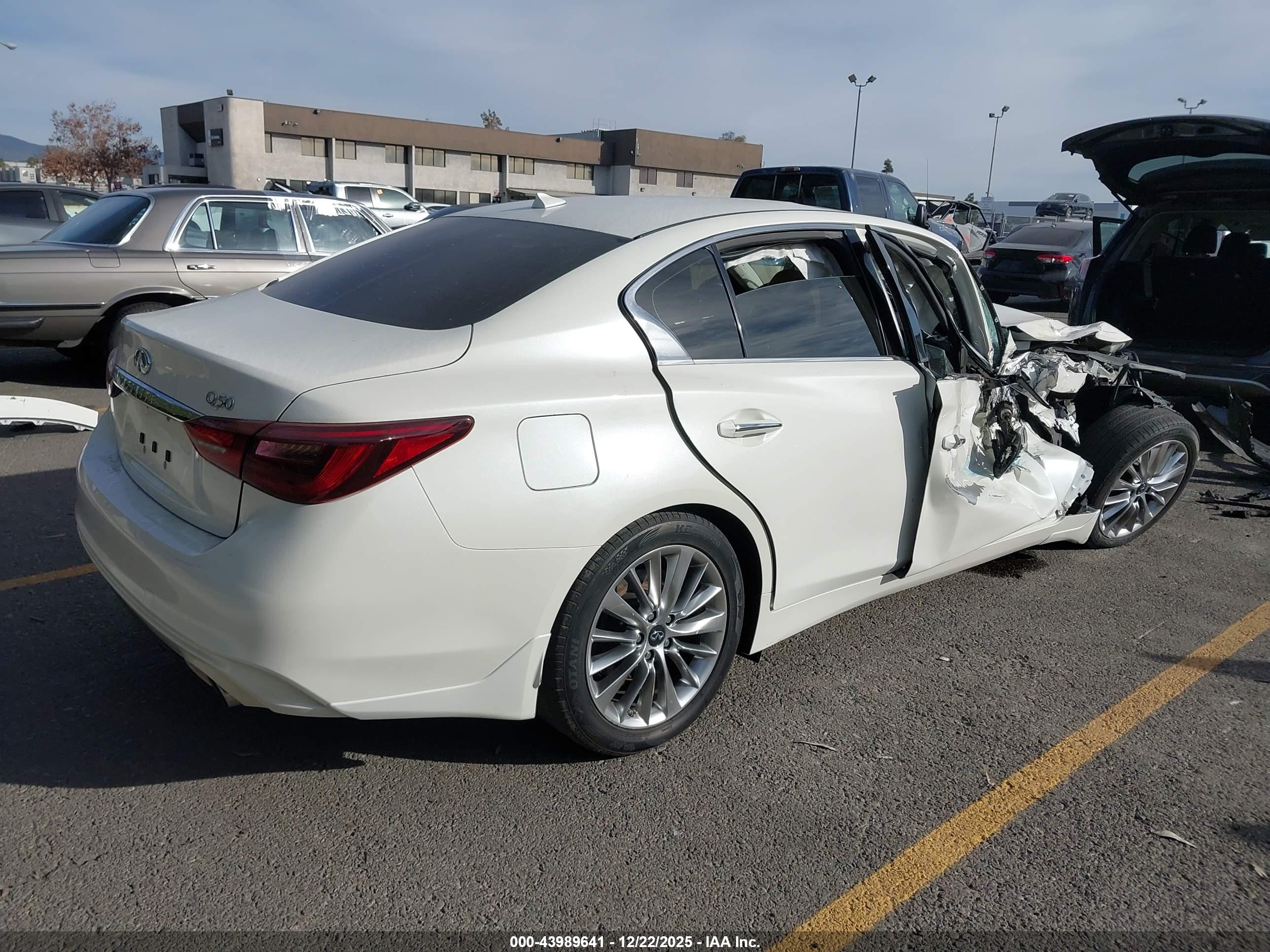 INFINITI Q50 image 4