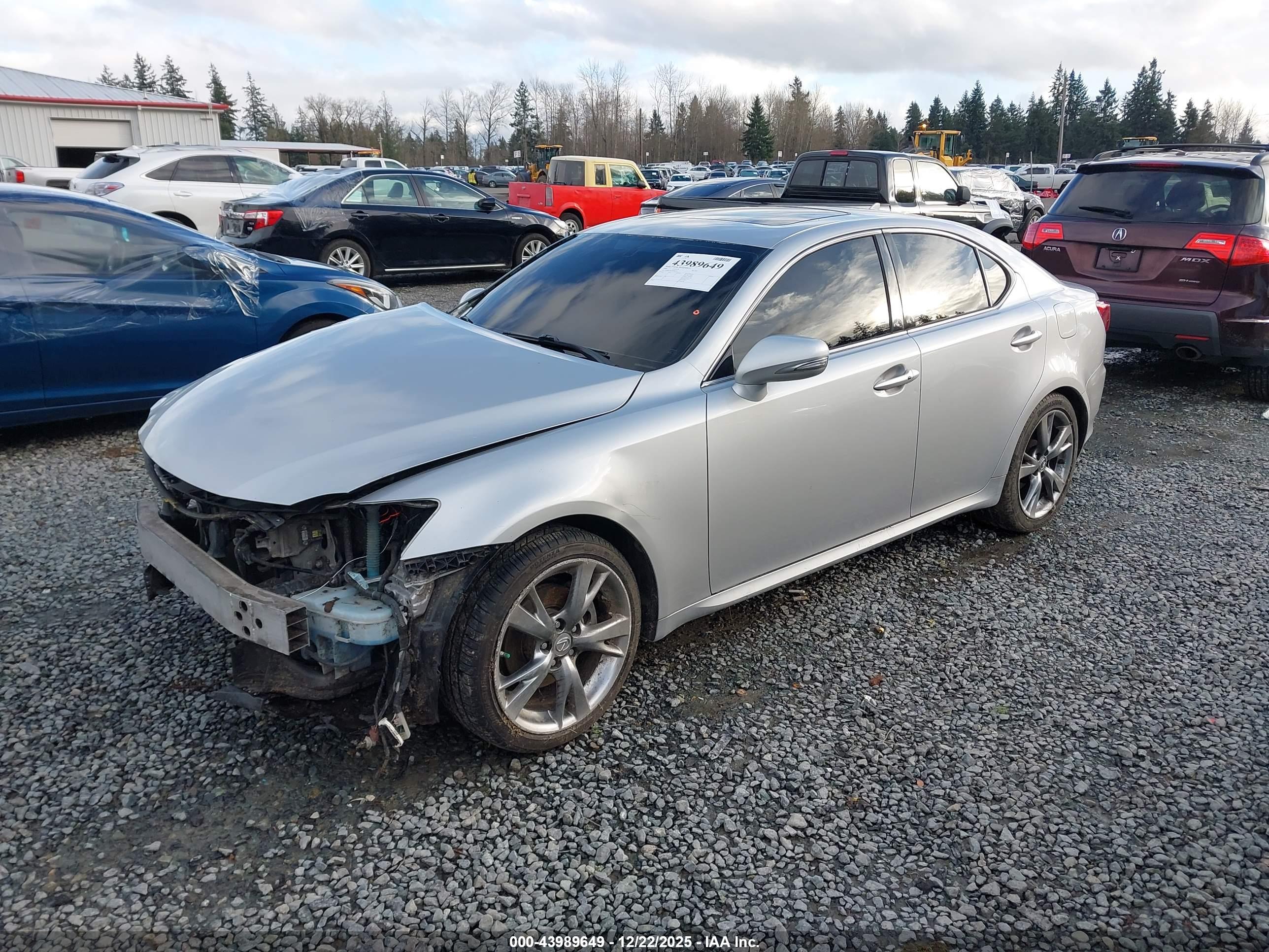 LEXUS IS image 2