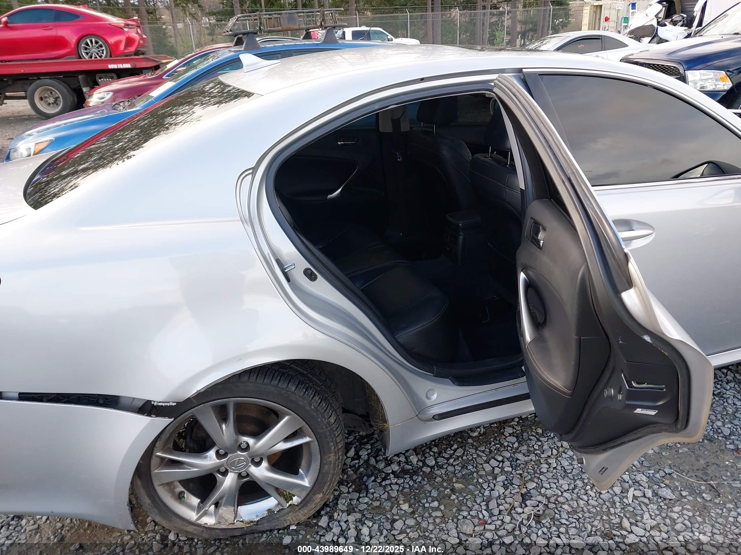 LEXUS IS image 8