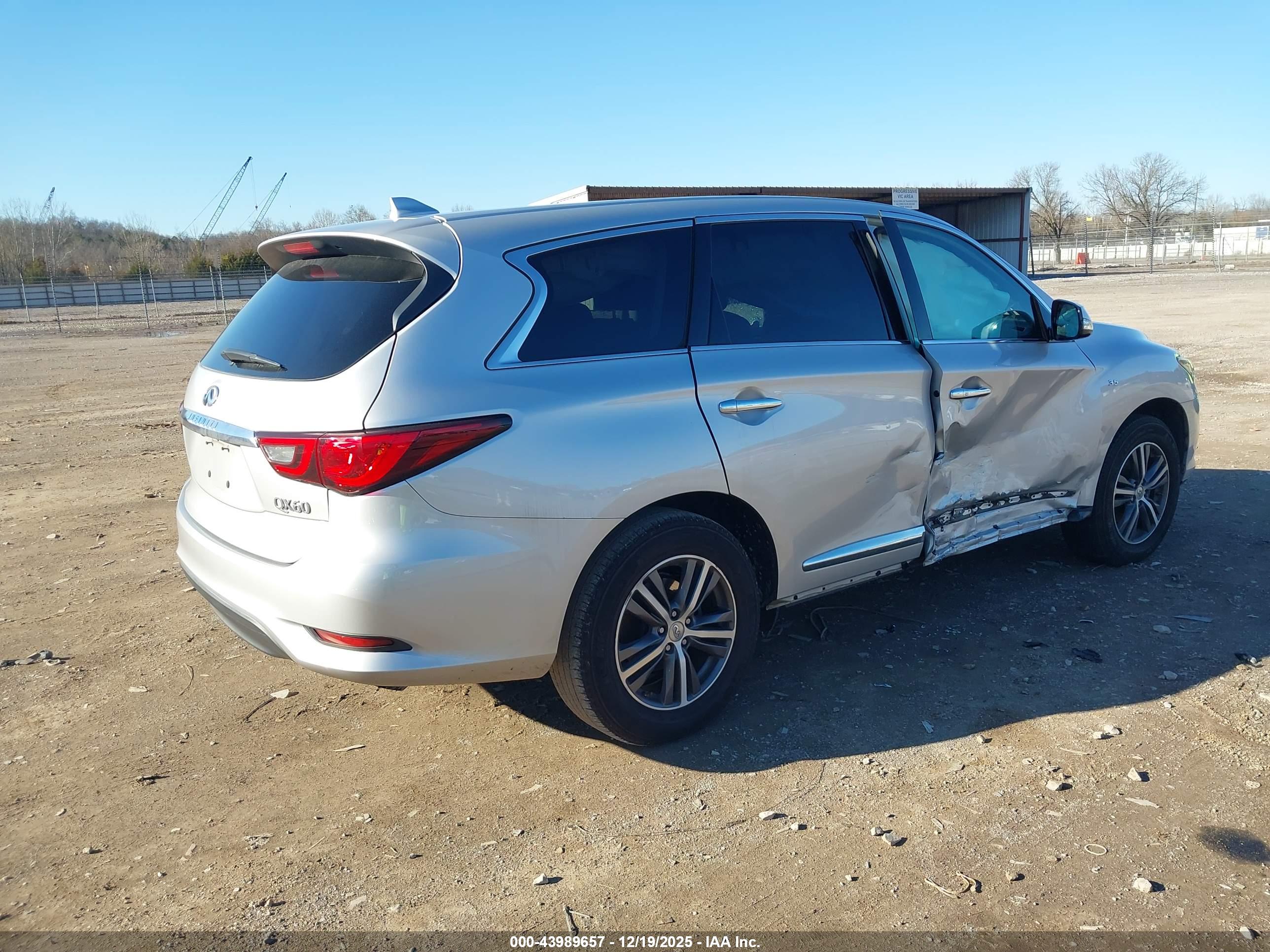 INFINITI QX60 image 4