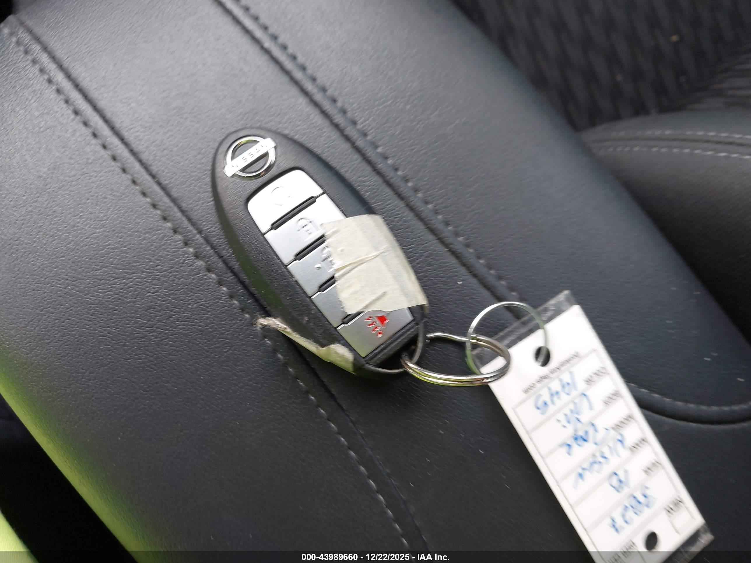 NISSAN ROGUE image 11