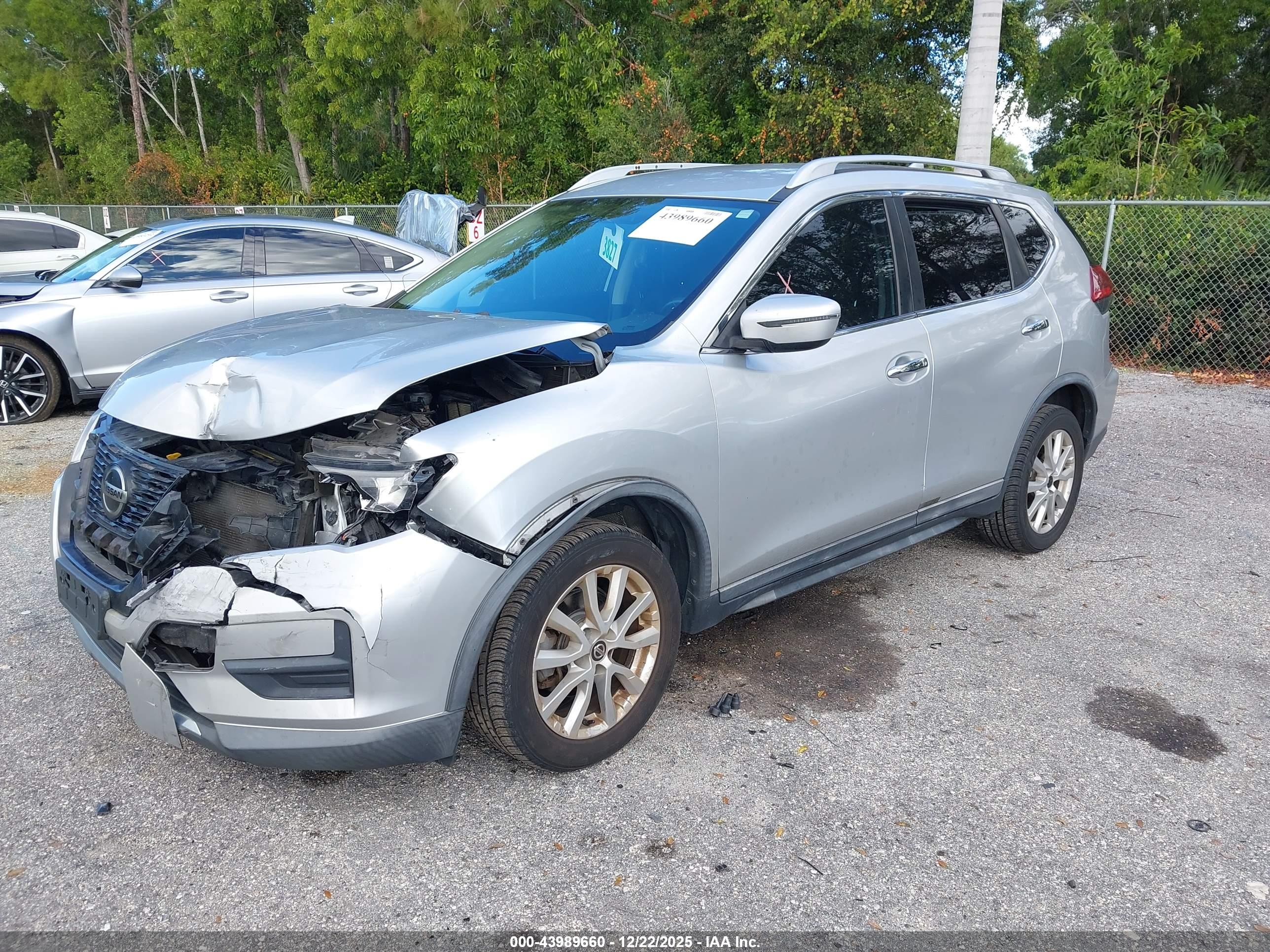 NISSAN ROGUE image 2