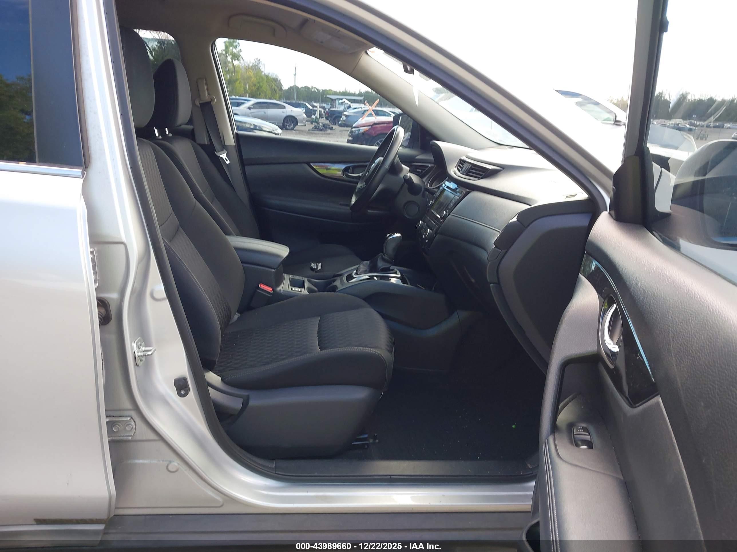 NISSAN ROGUE image 5
