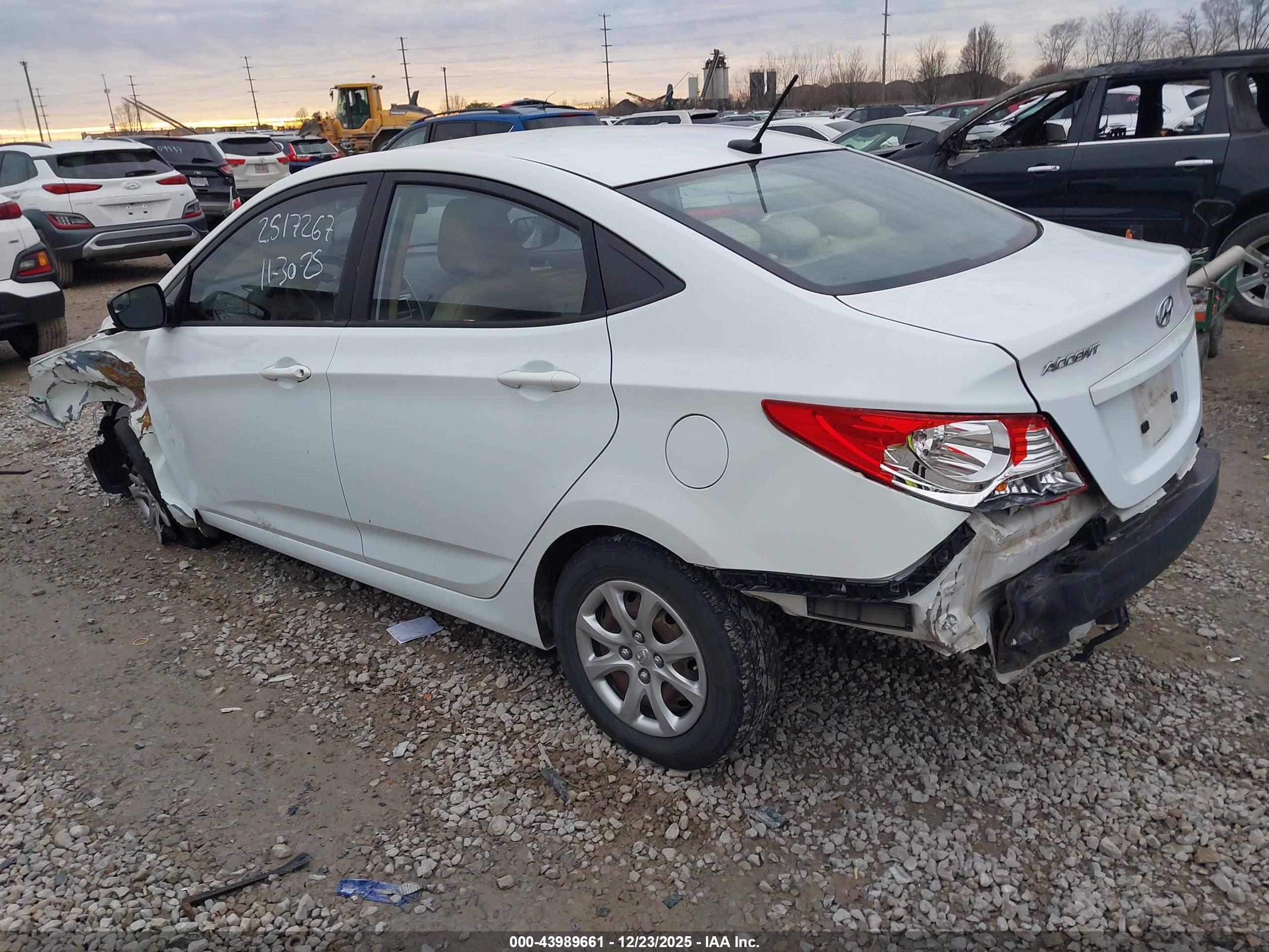HYUNDAI ACCENT image 3