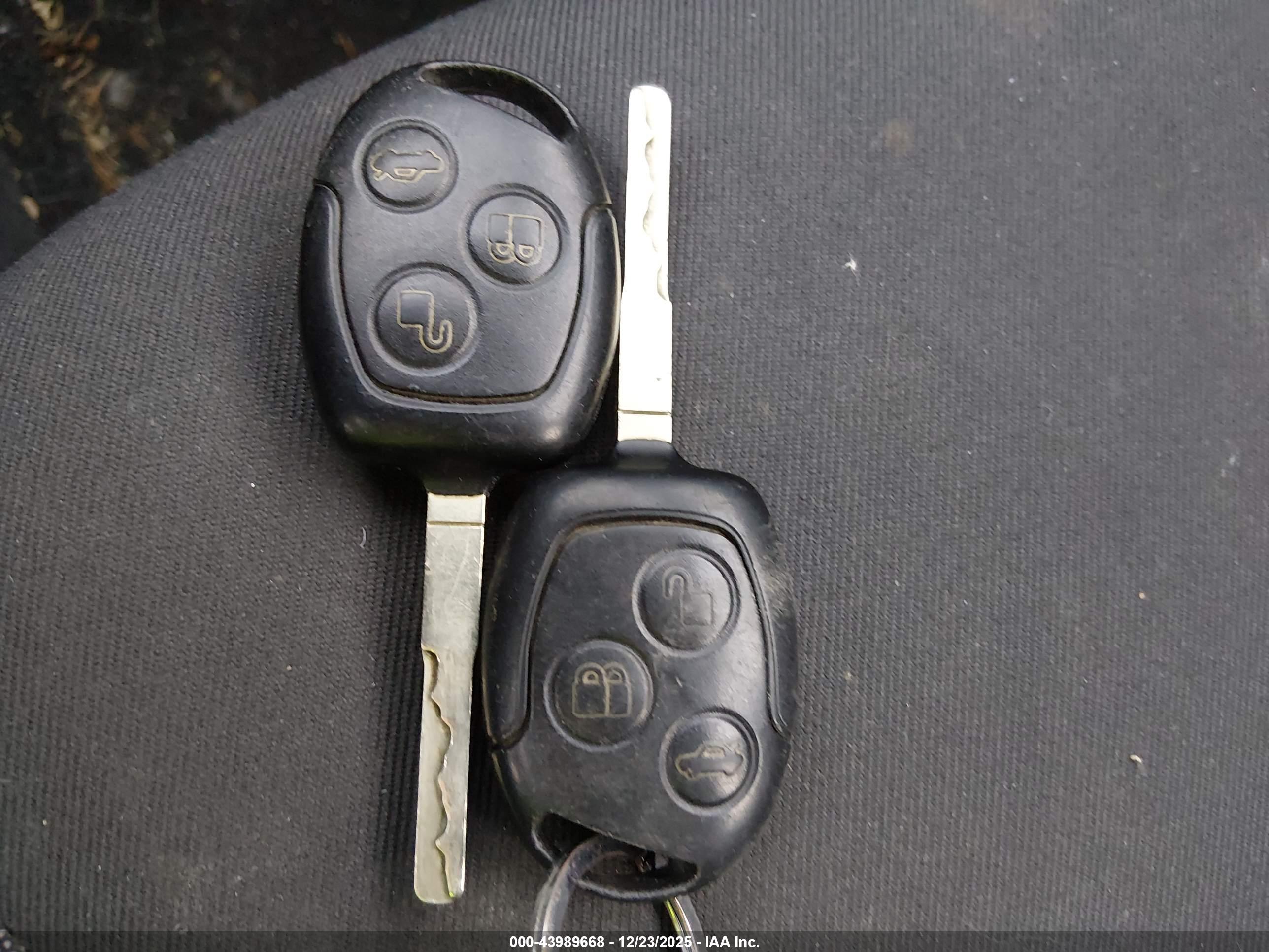FORD FIESTA image 11