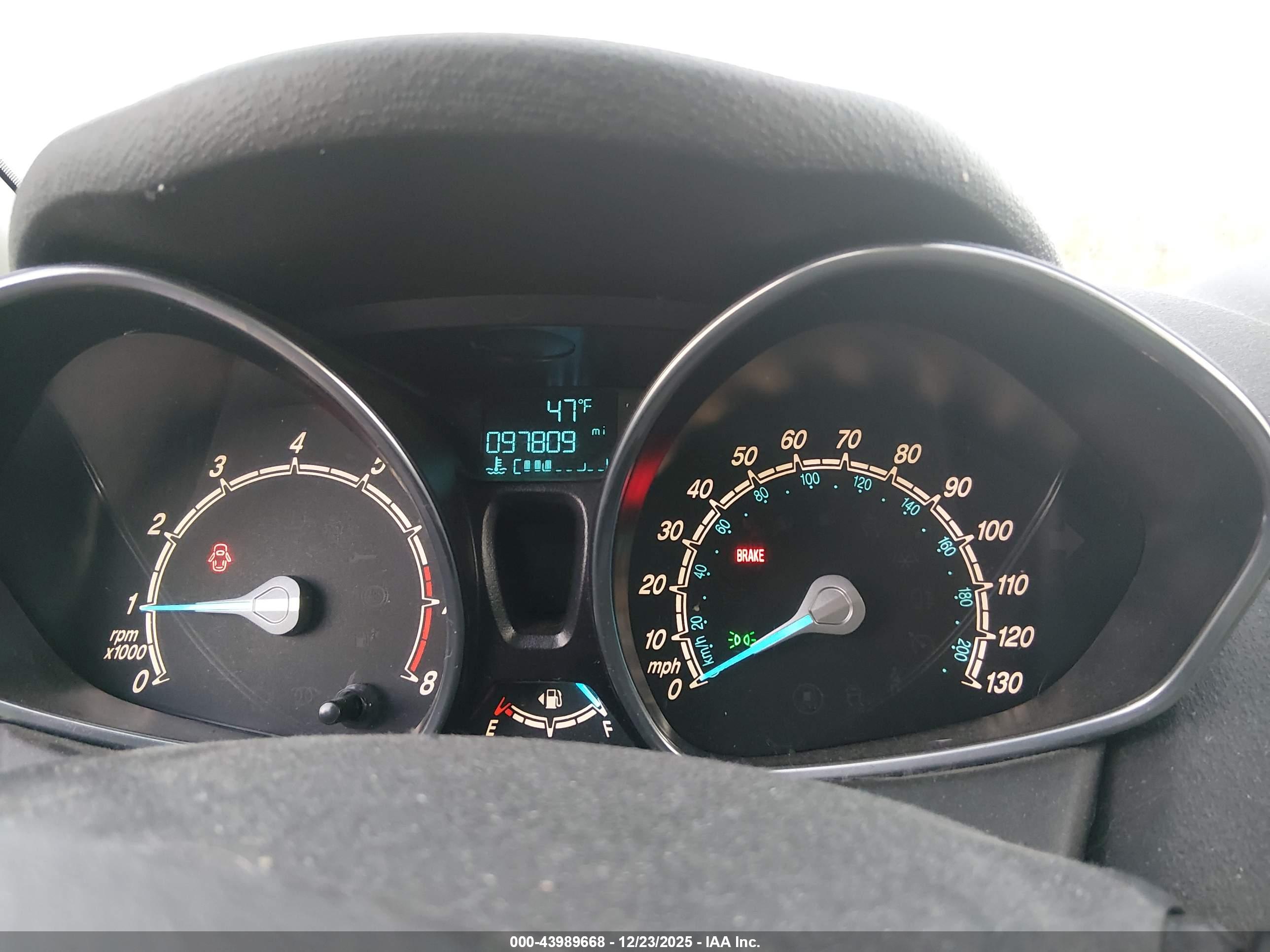 FORD FIESTA image 7