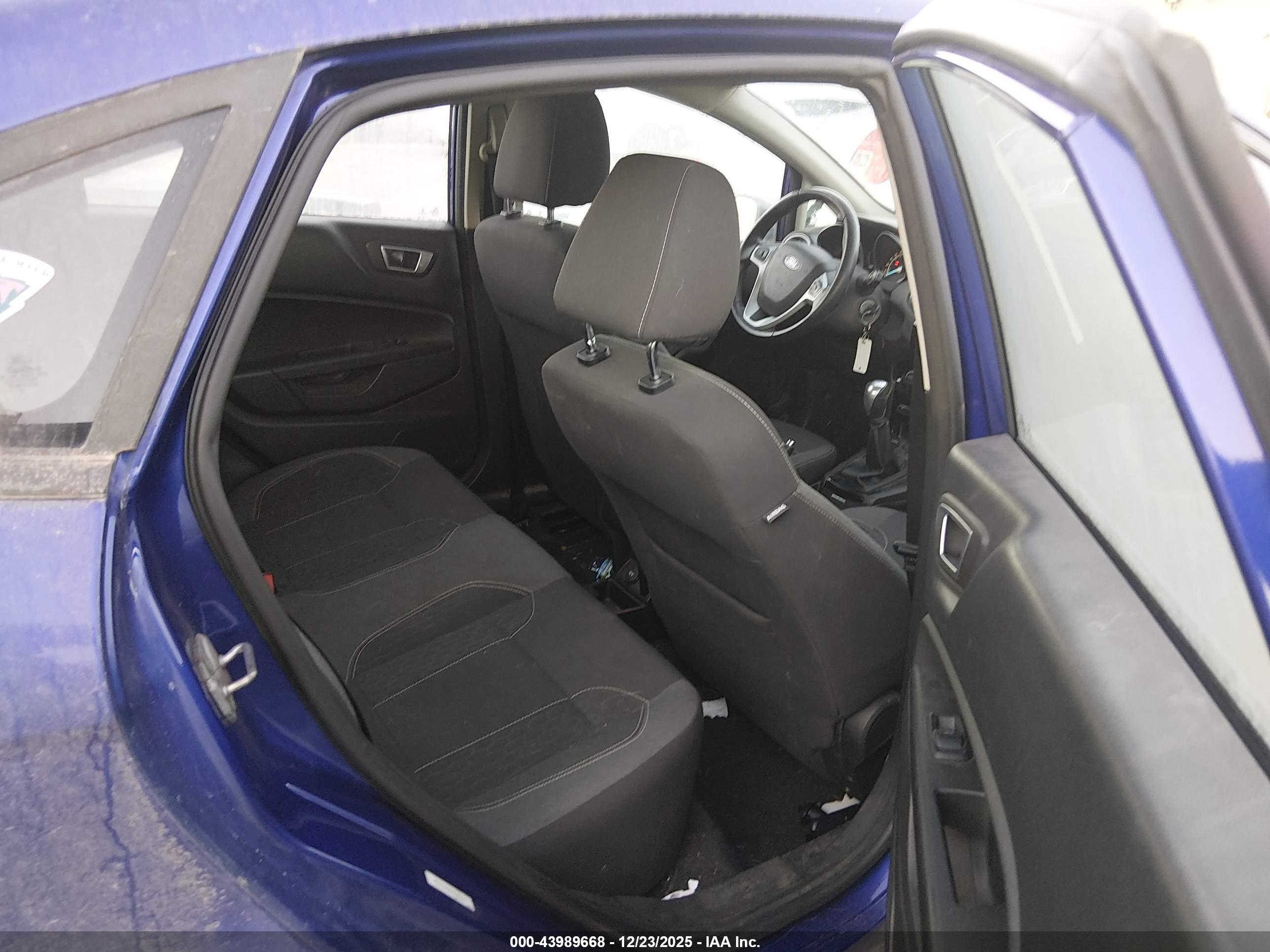 FORD FIESTA image 8