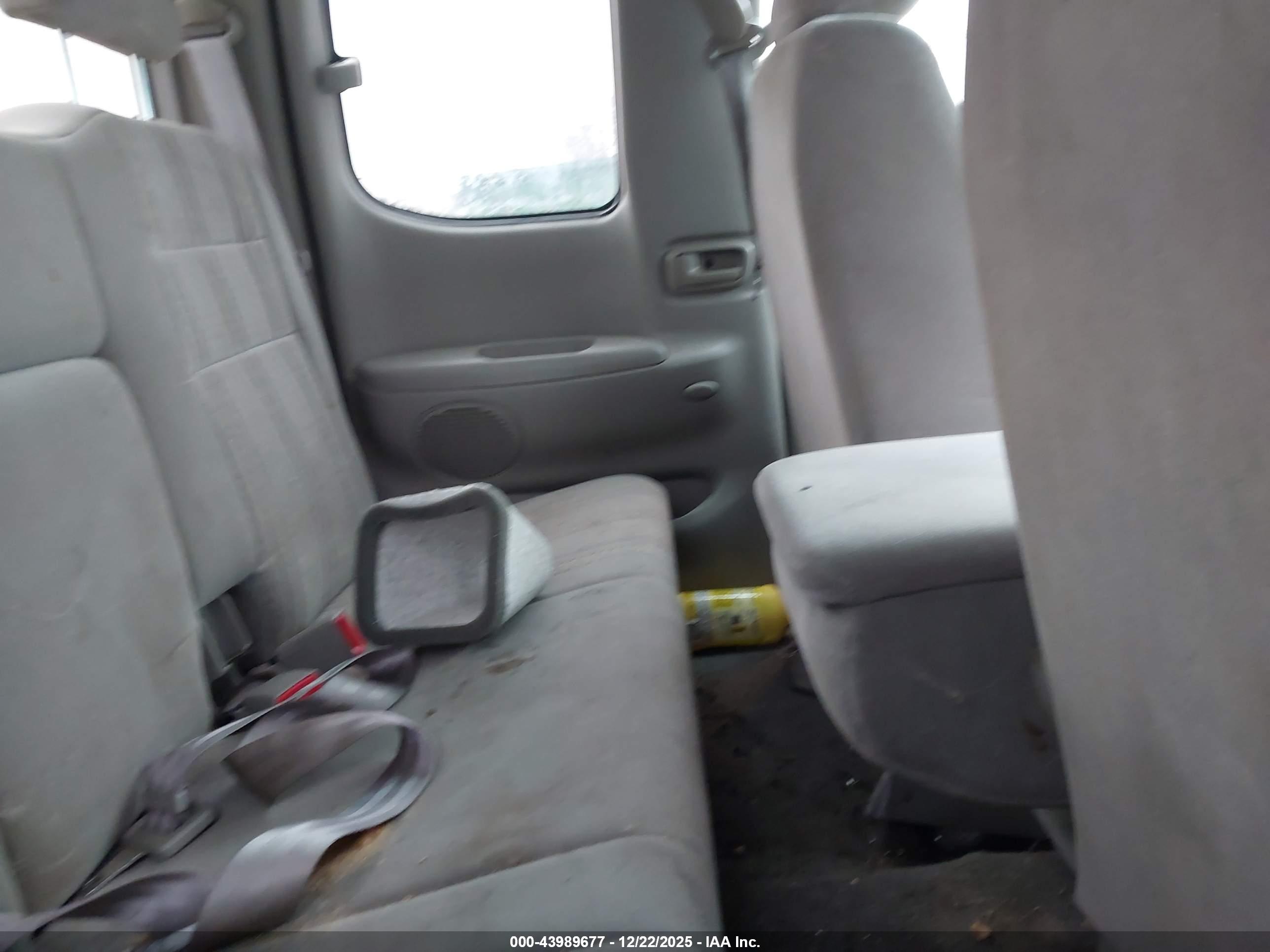 TOYOTA TUNDRA image 8
