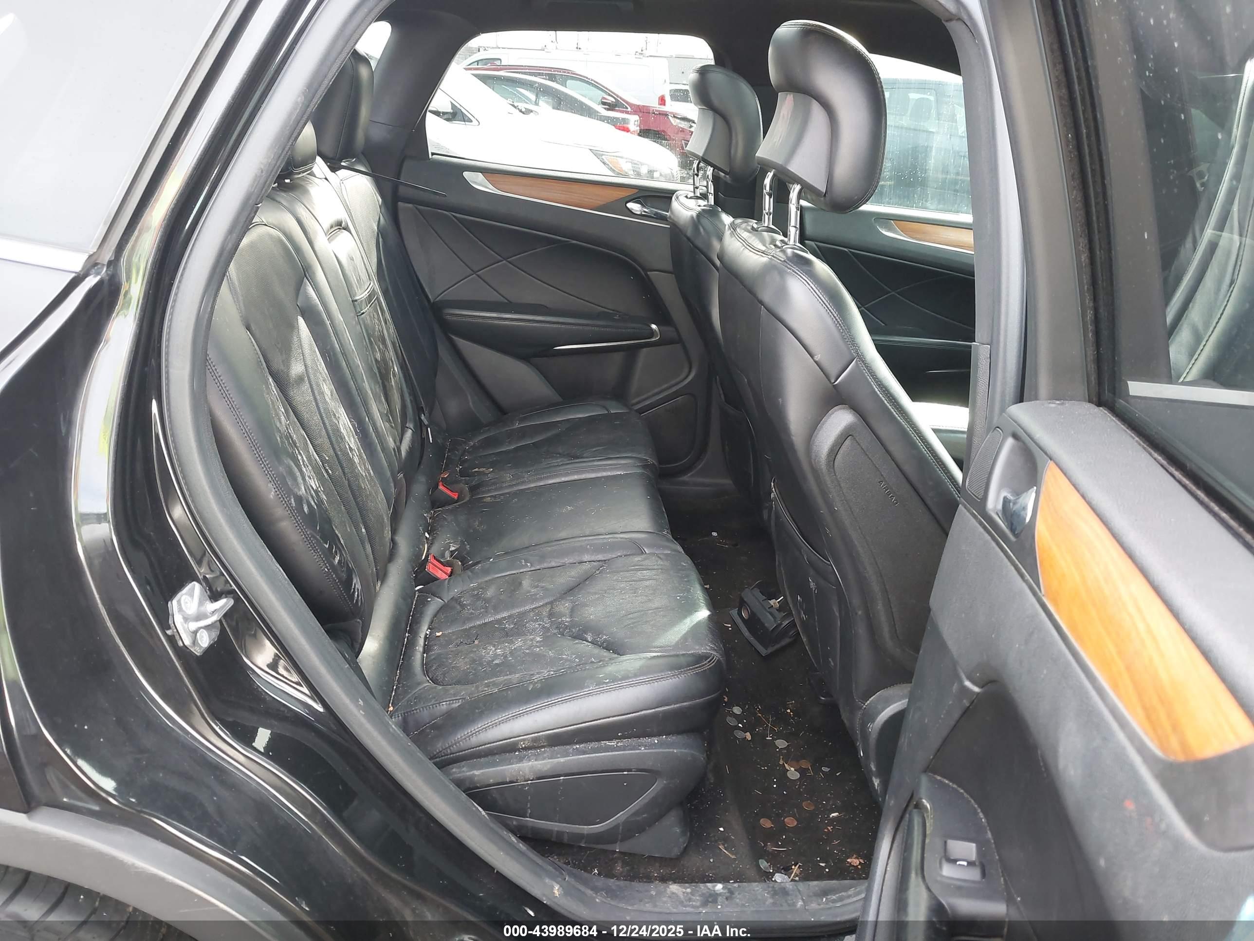 LINCOLN MKC image 8