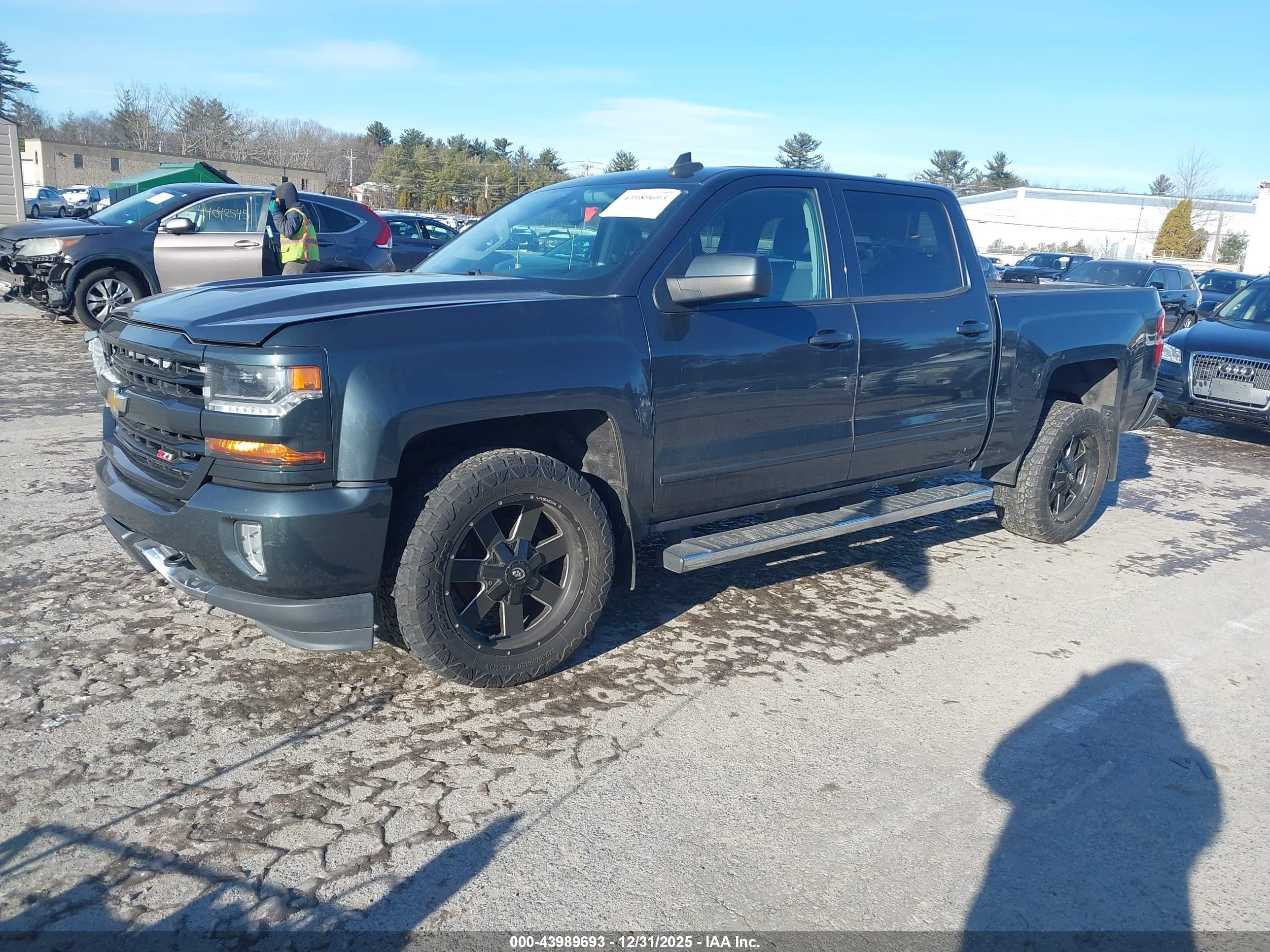 CHEVROLET SILVERADO image 2