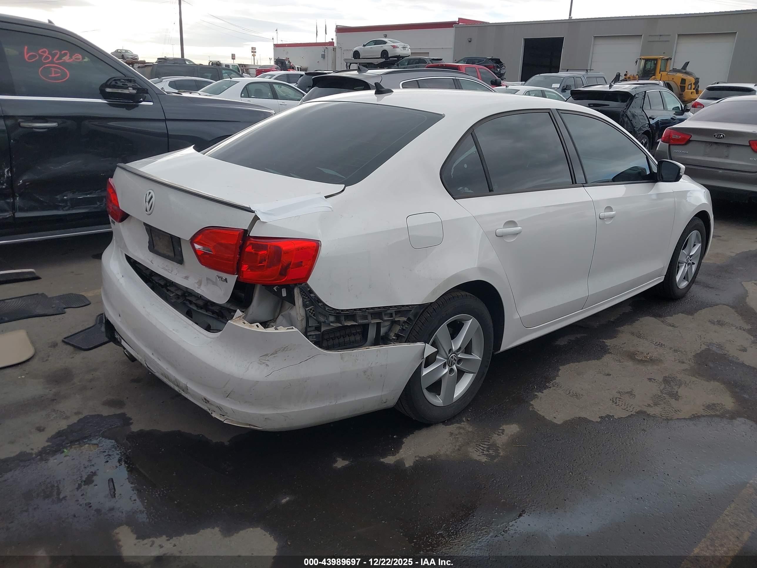 VOLKSWAGEN JETTA image 4
