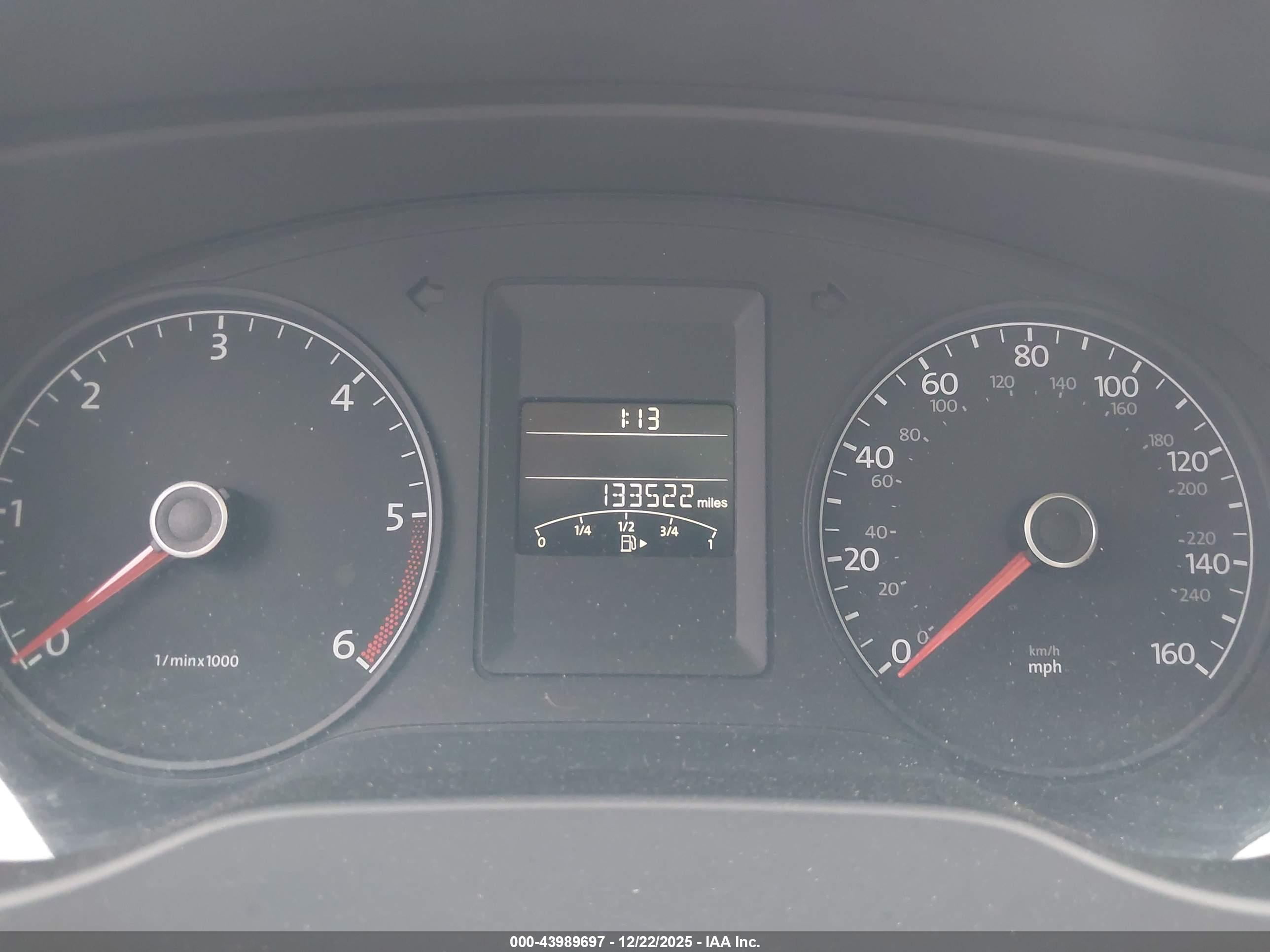 VOLKSWAGEN JETTA image 7