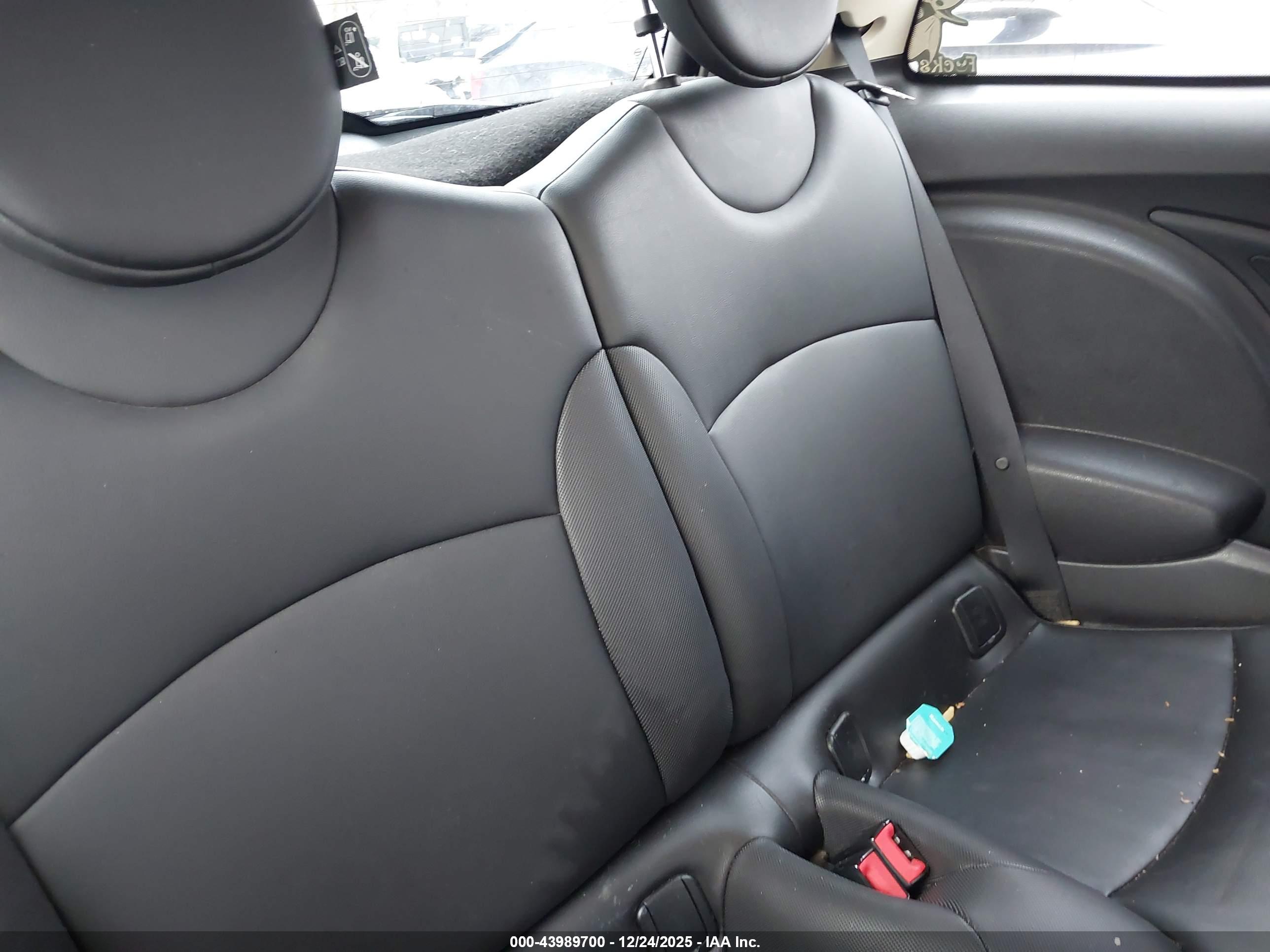 MINI COOPER image 8