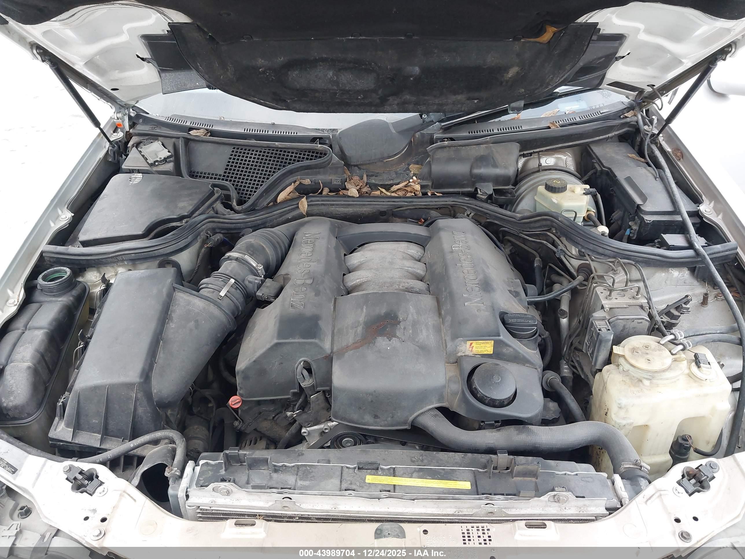 MERCEDES-BENZ E image 10
