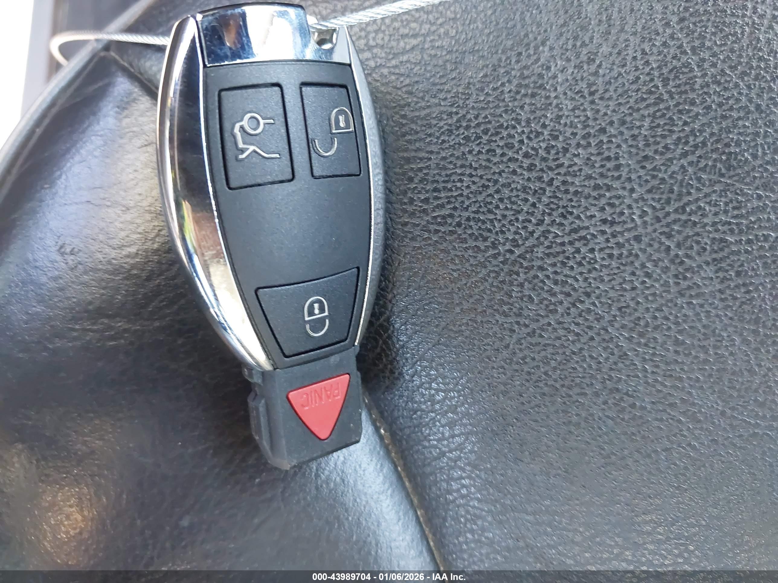 MERCEDES-BENZ E image 11