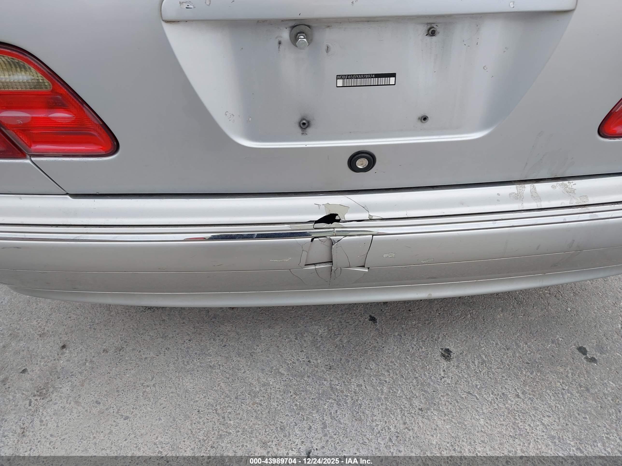 MERCEDES-BENZ E image 6