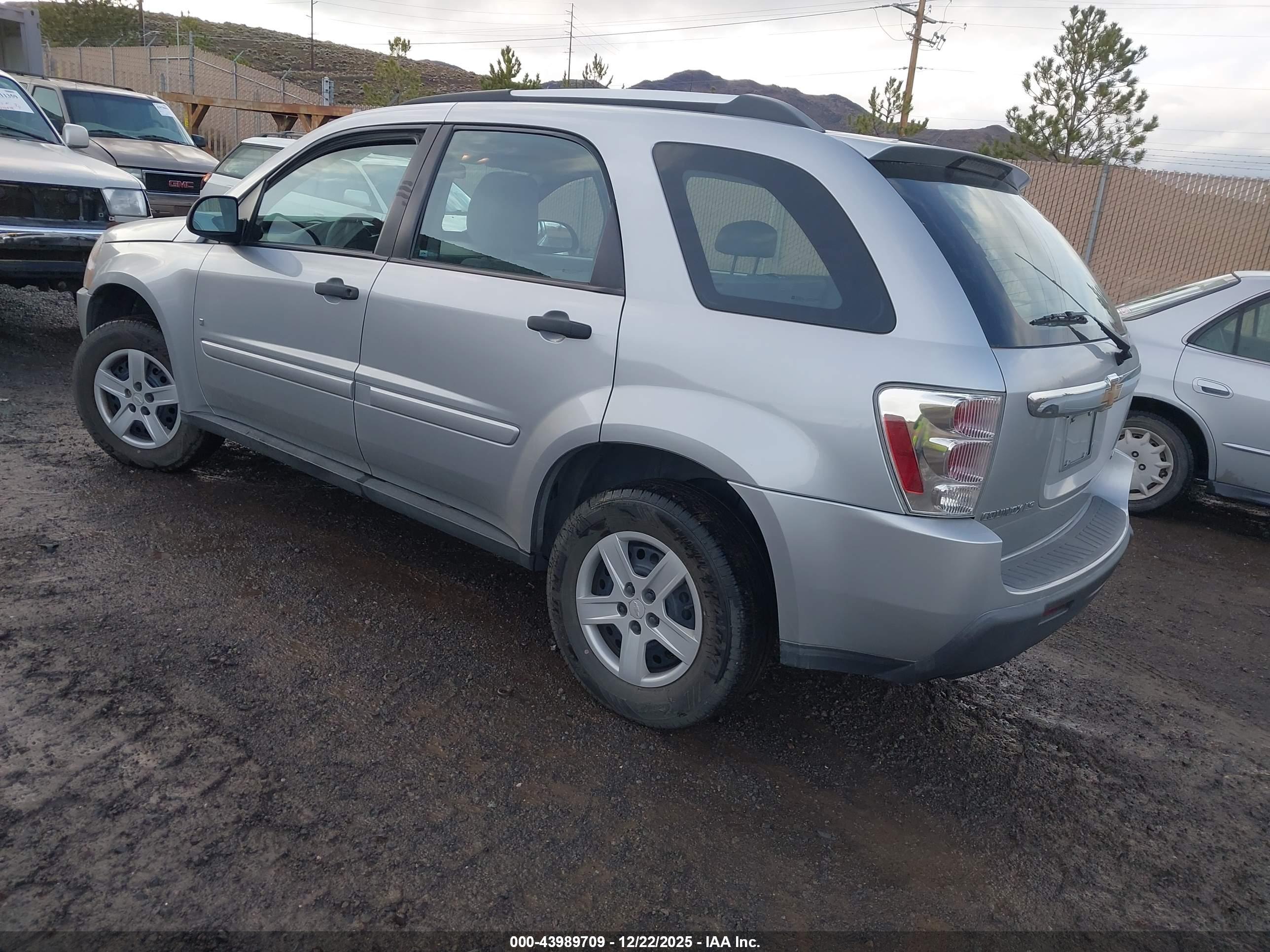 CHEVROLET EQUINOX image 3