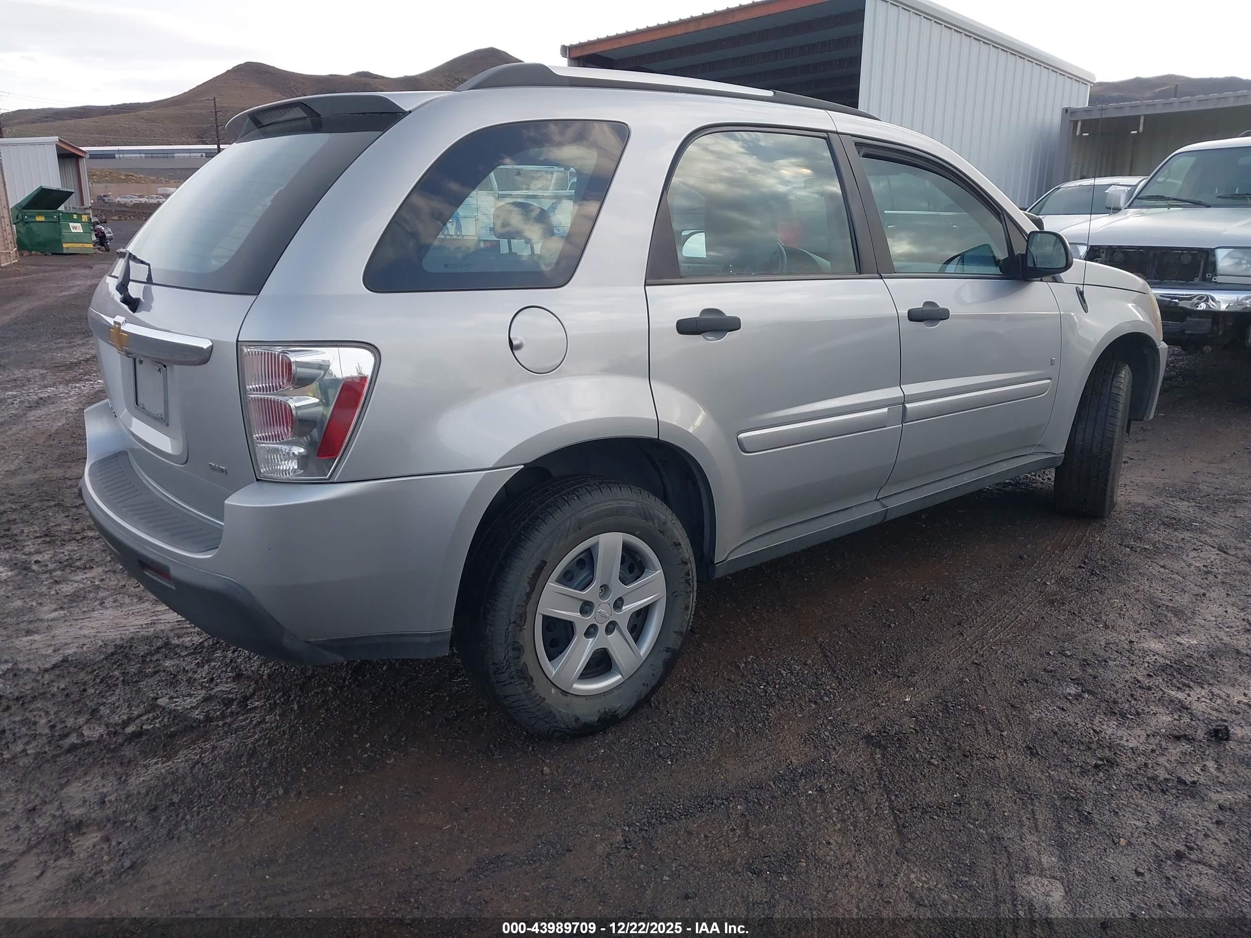 CHEVROLET EQUINOX image 4