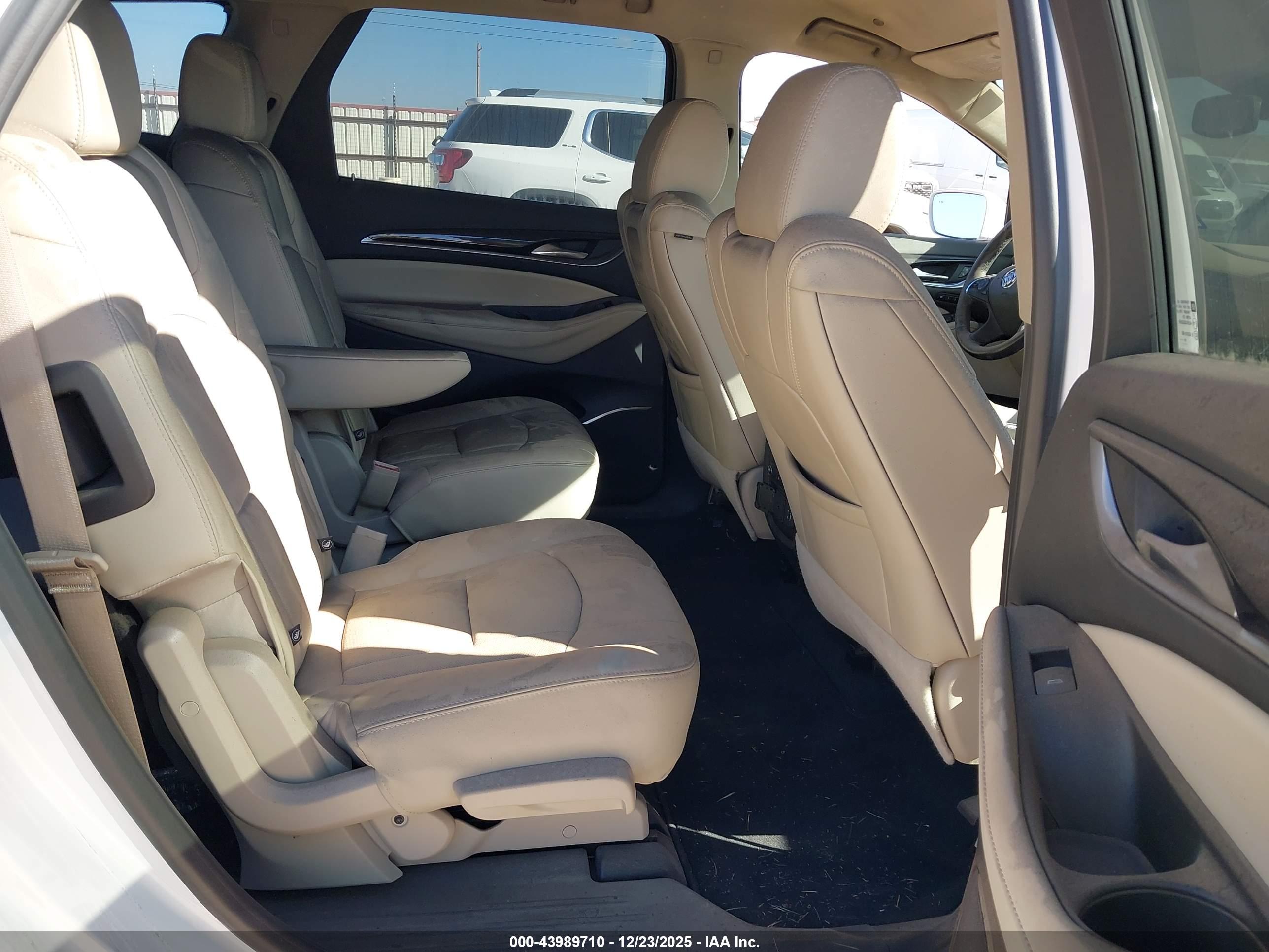 BUICK ENCLAVE image 8
