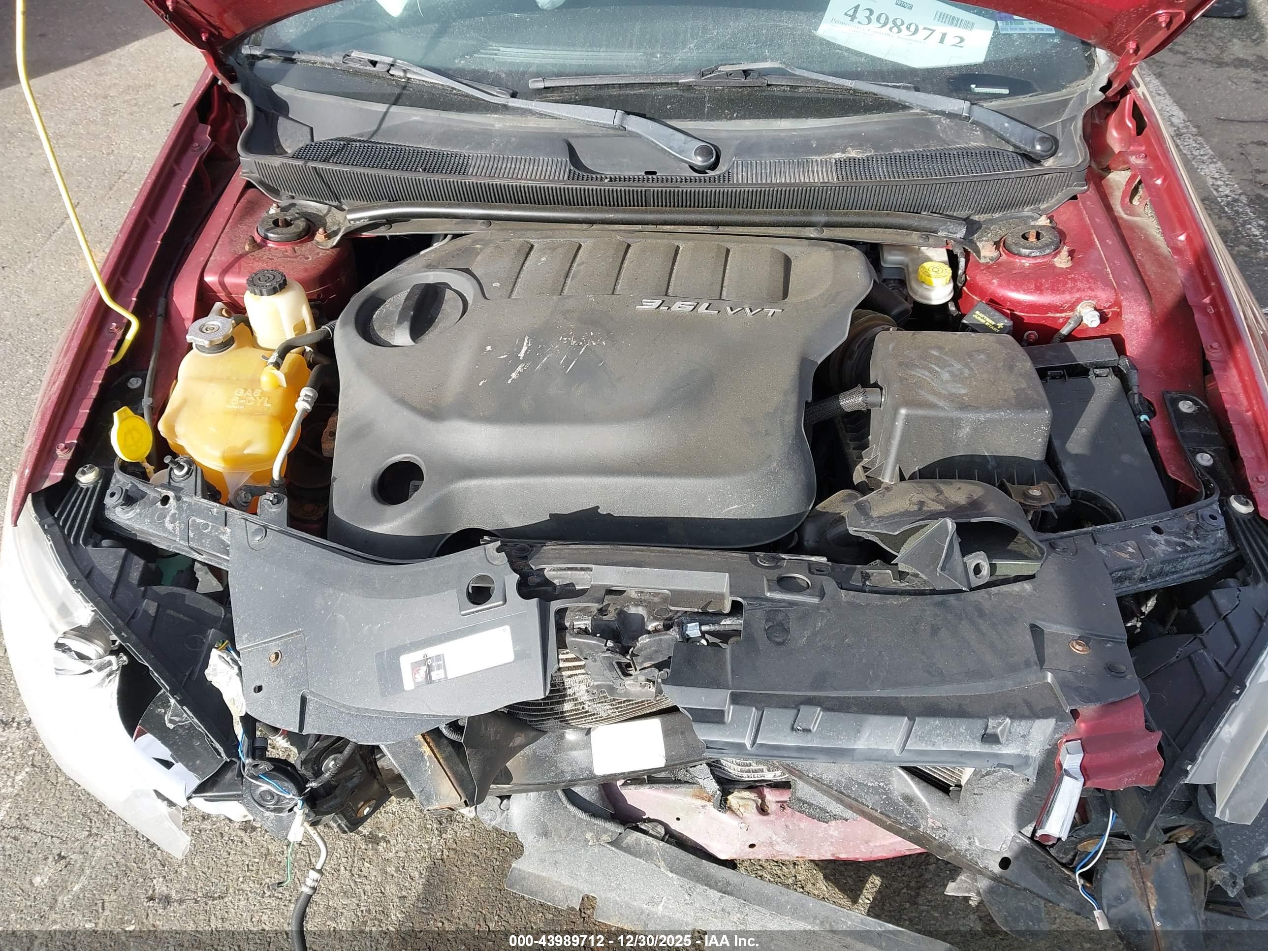 CHRYSLER 200 image 10