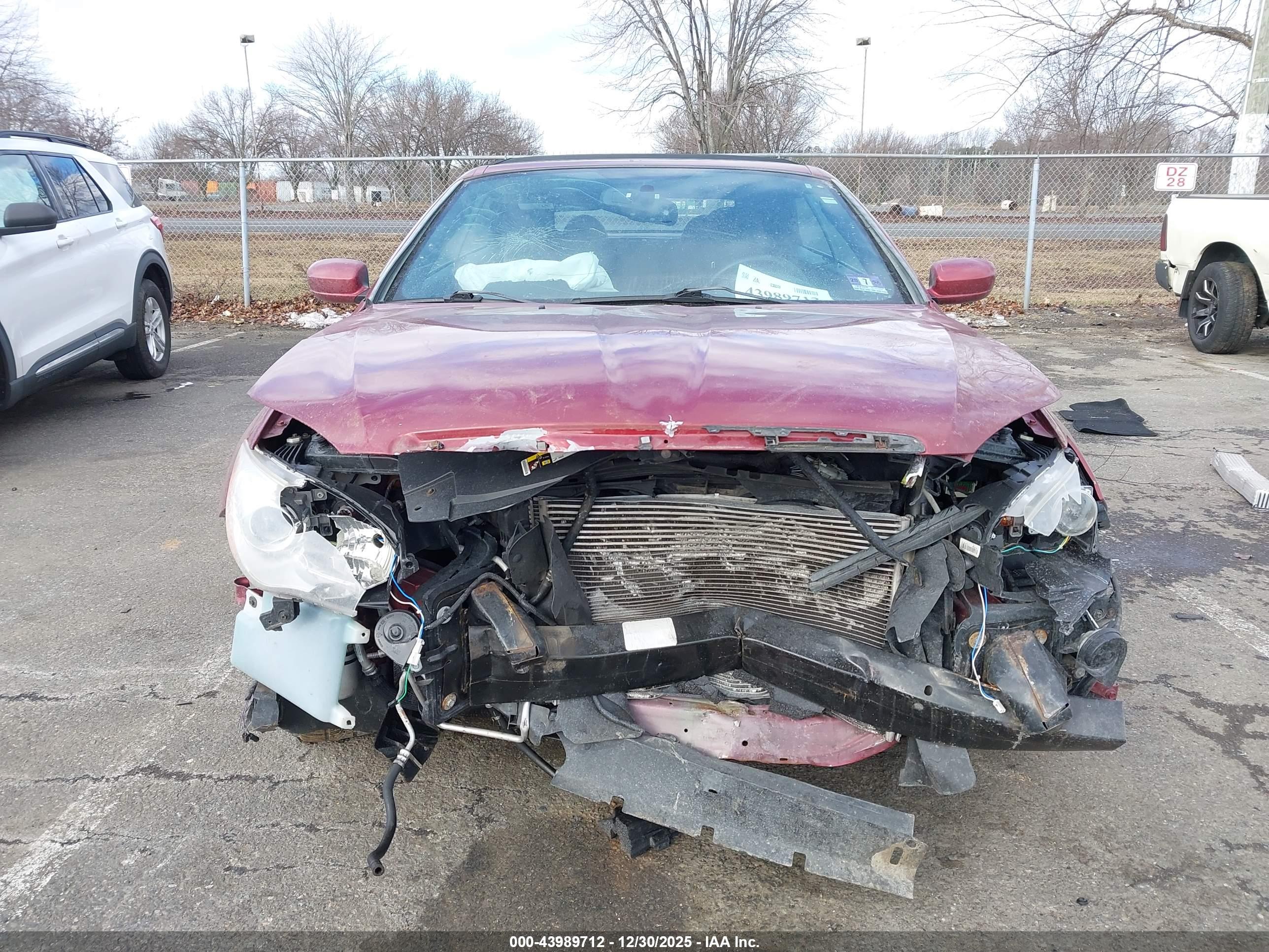 CHRYSLER 200 image 6