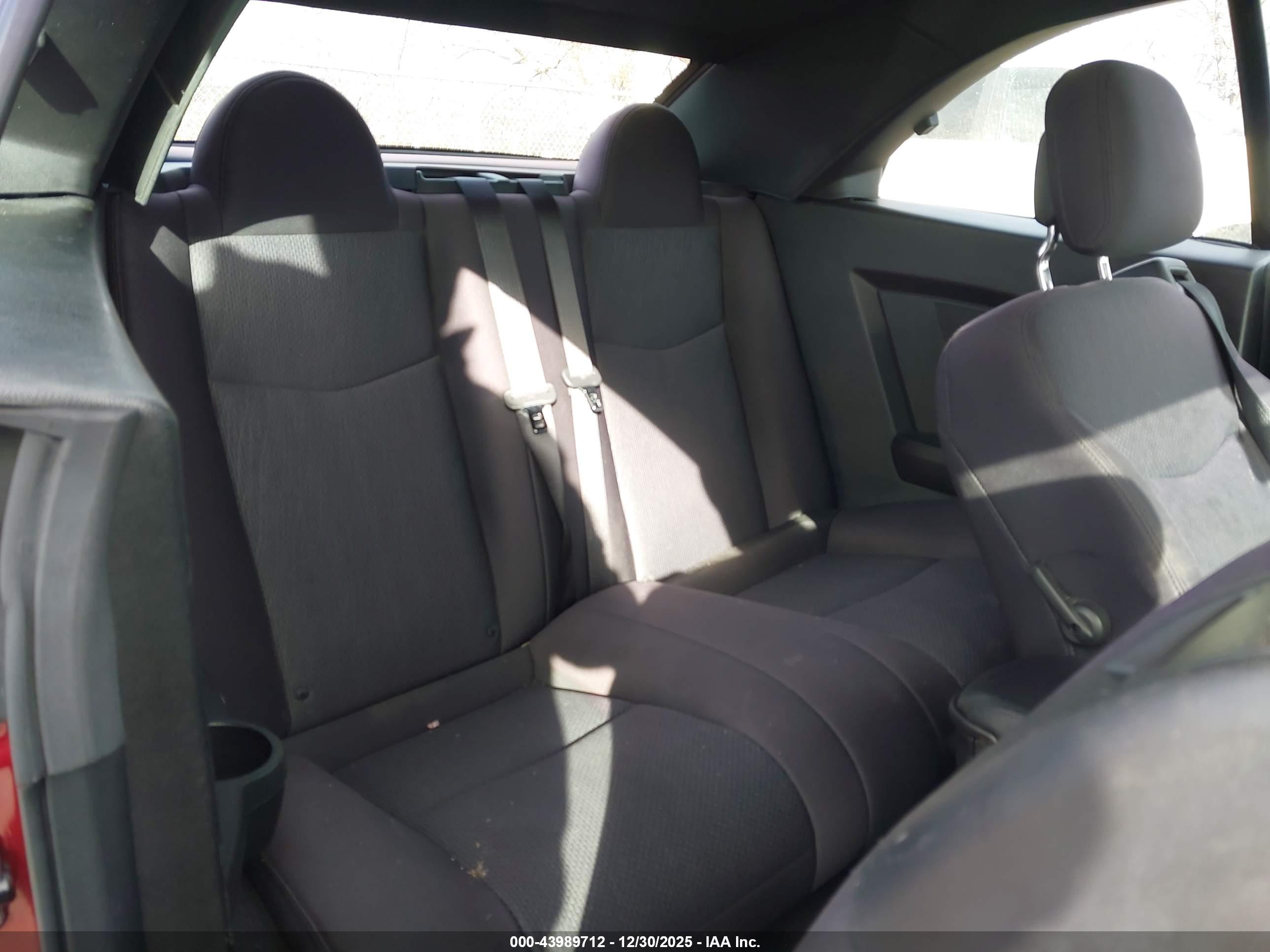 CHRYSLER 200 image 8