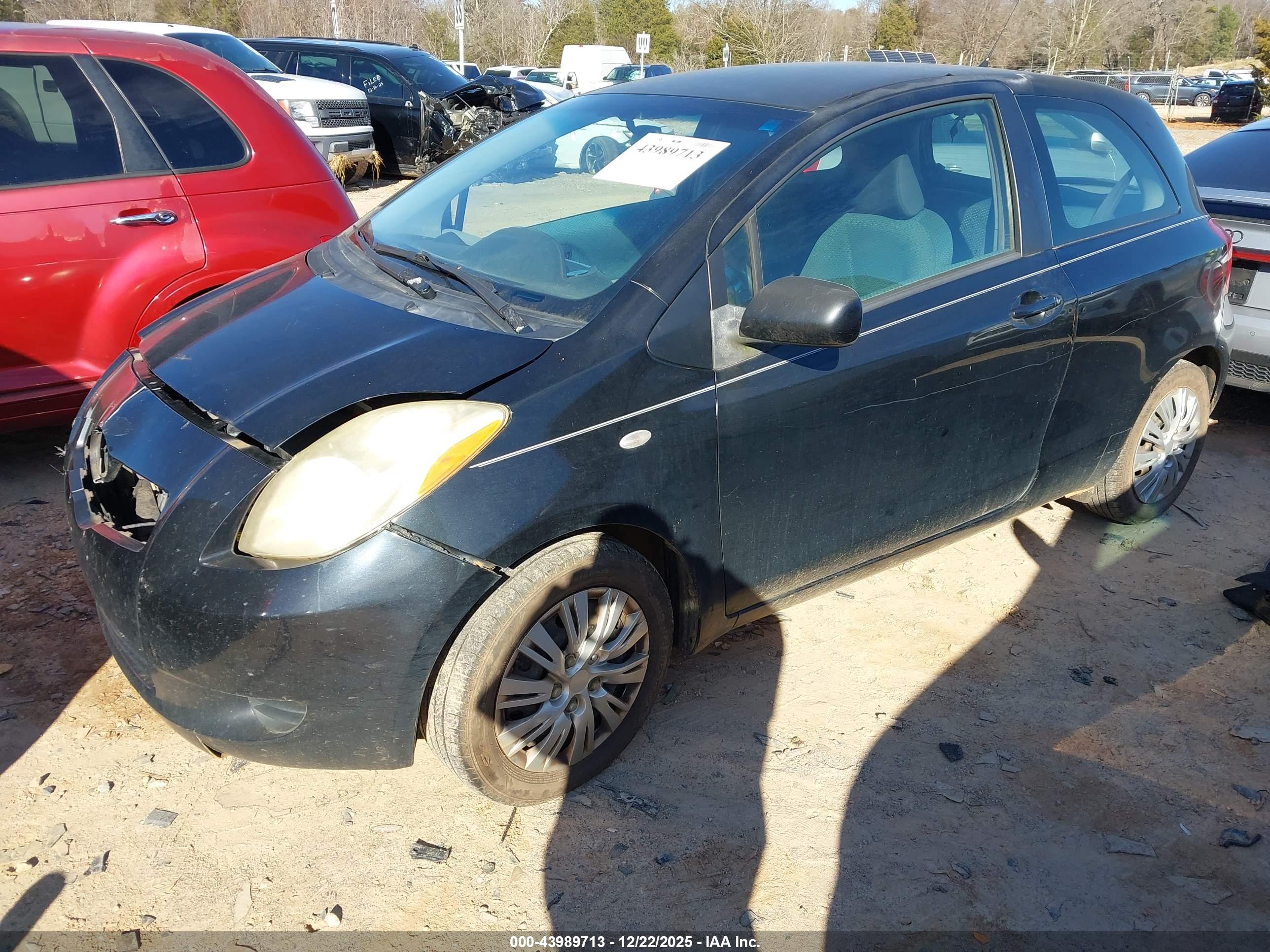 TOYOTA YARIS image 2
