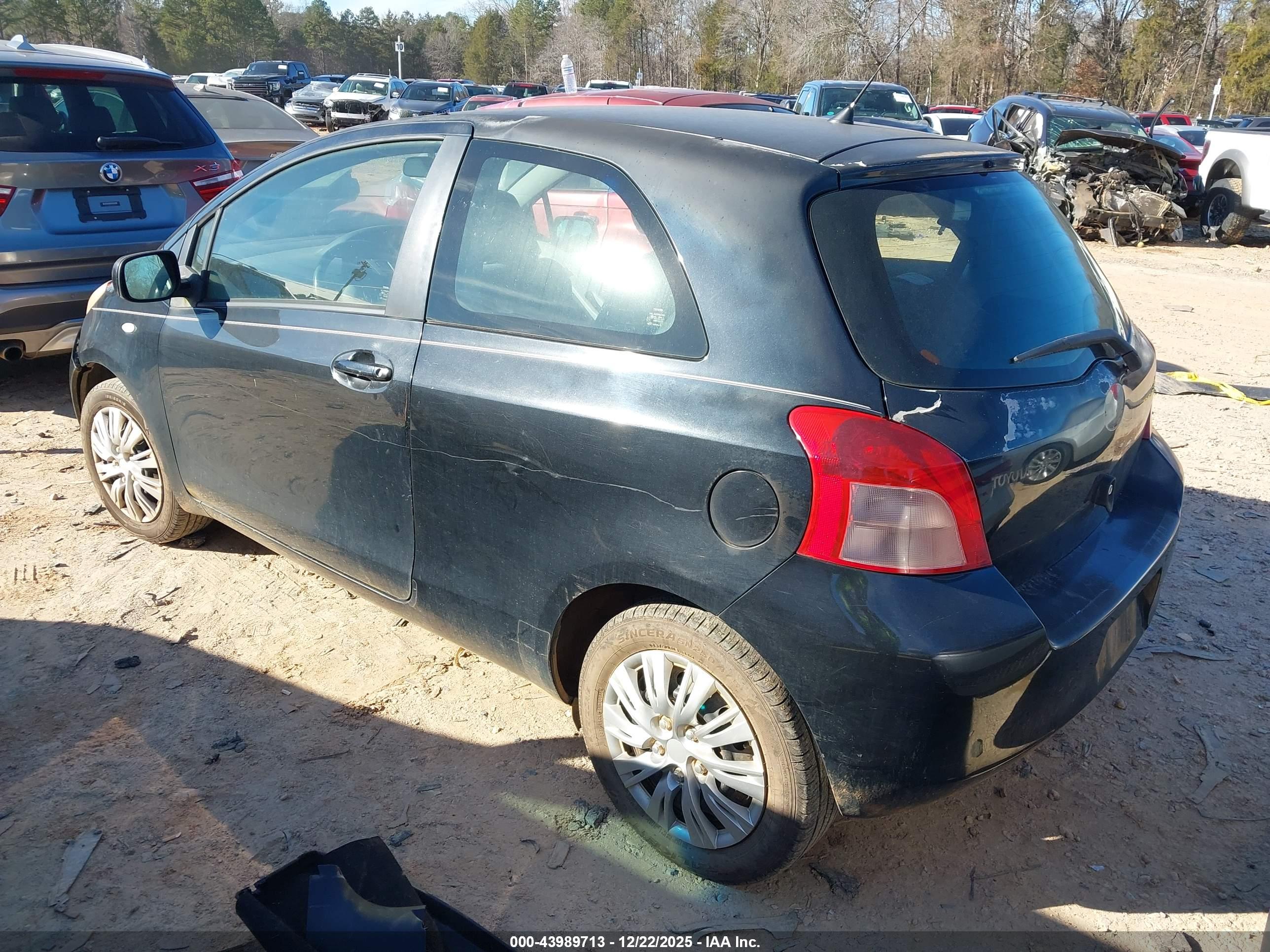TOYOTA YARIS image 3