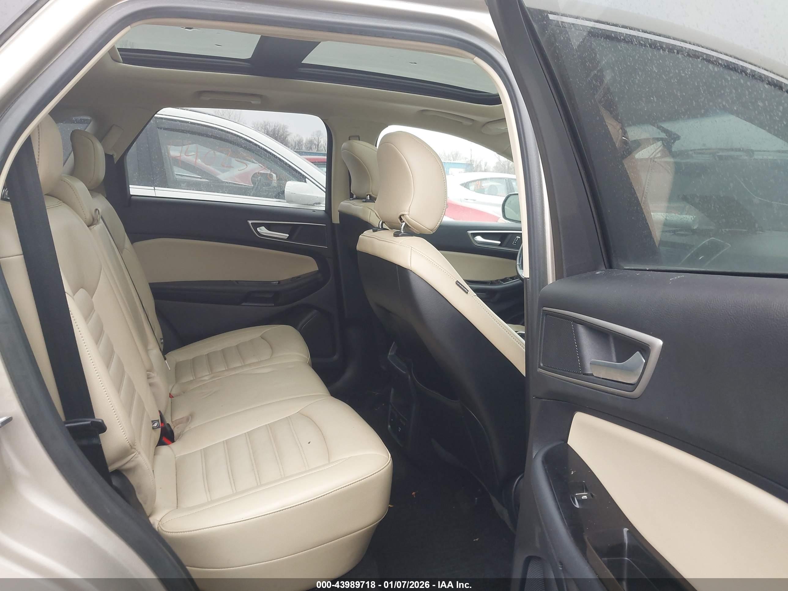 FORD EDGE image 8