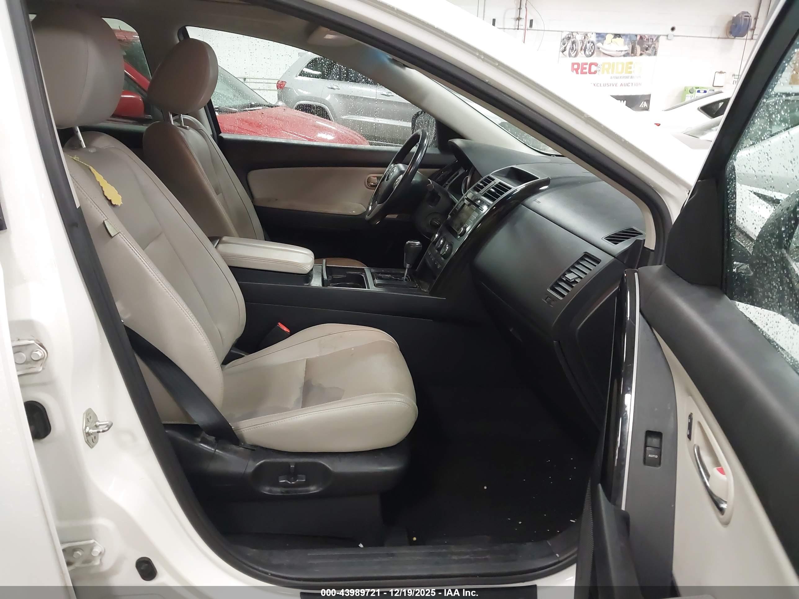 MAZDA CX-9 image 5
