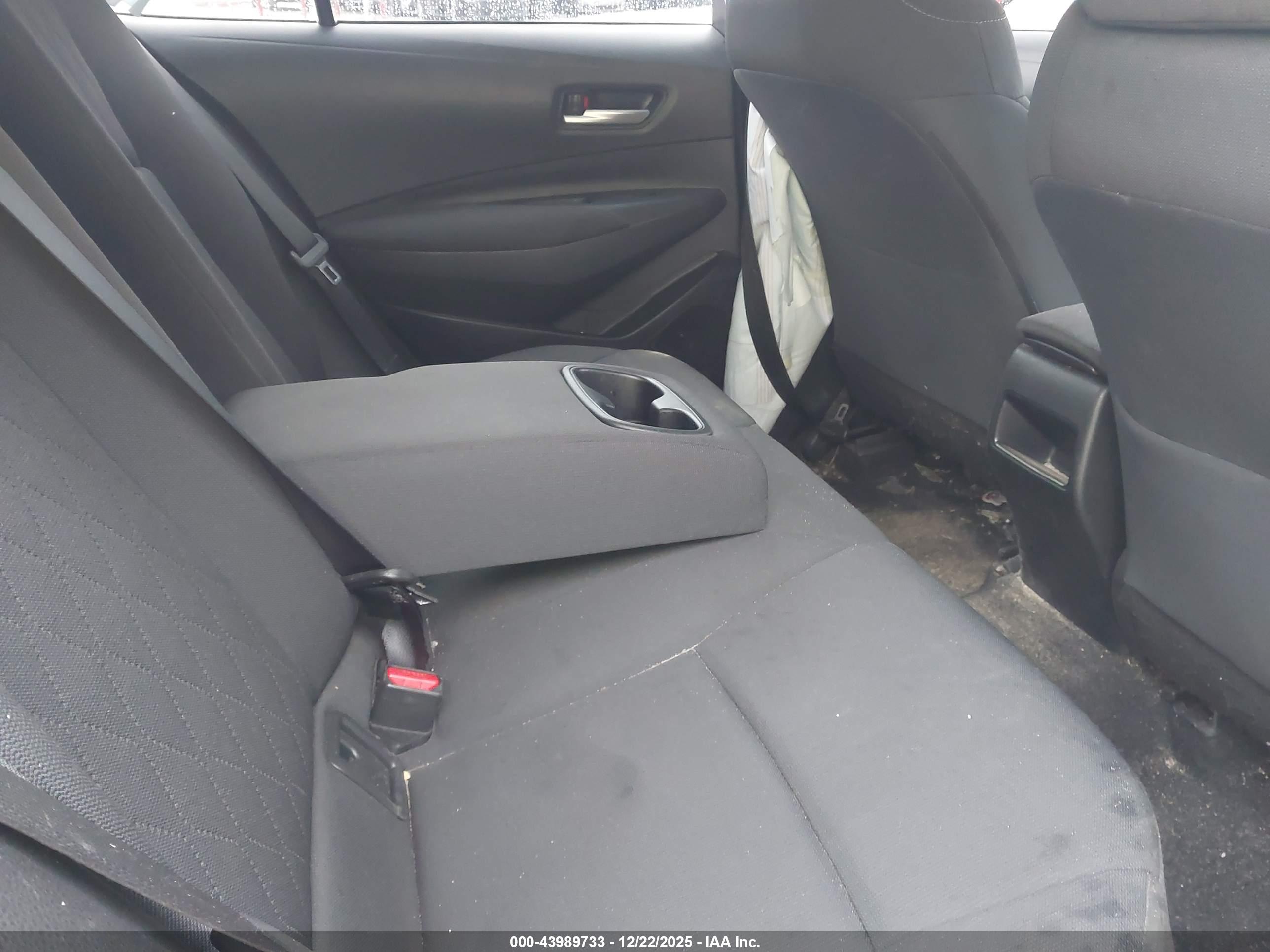 TOYOTA COROLLA image 8