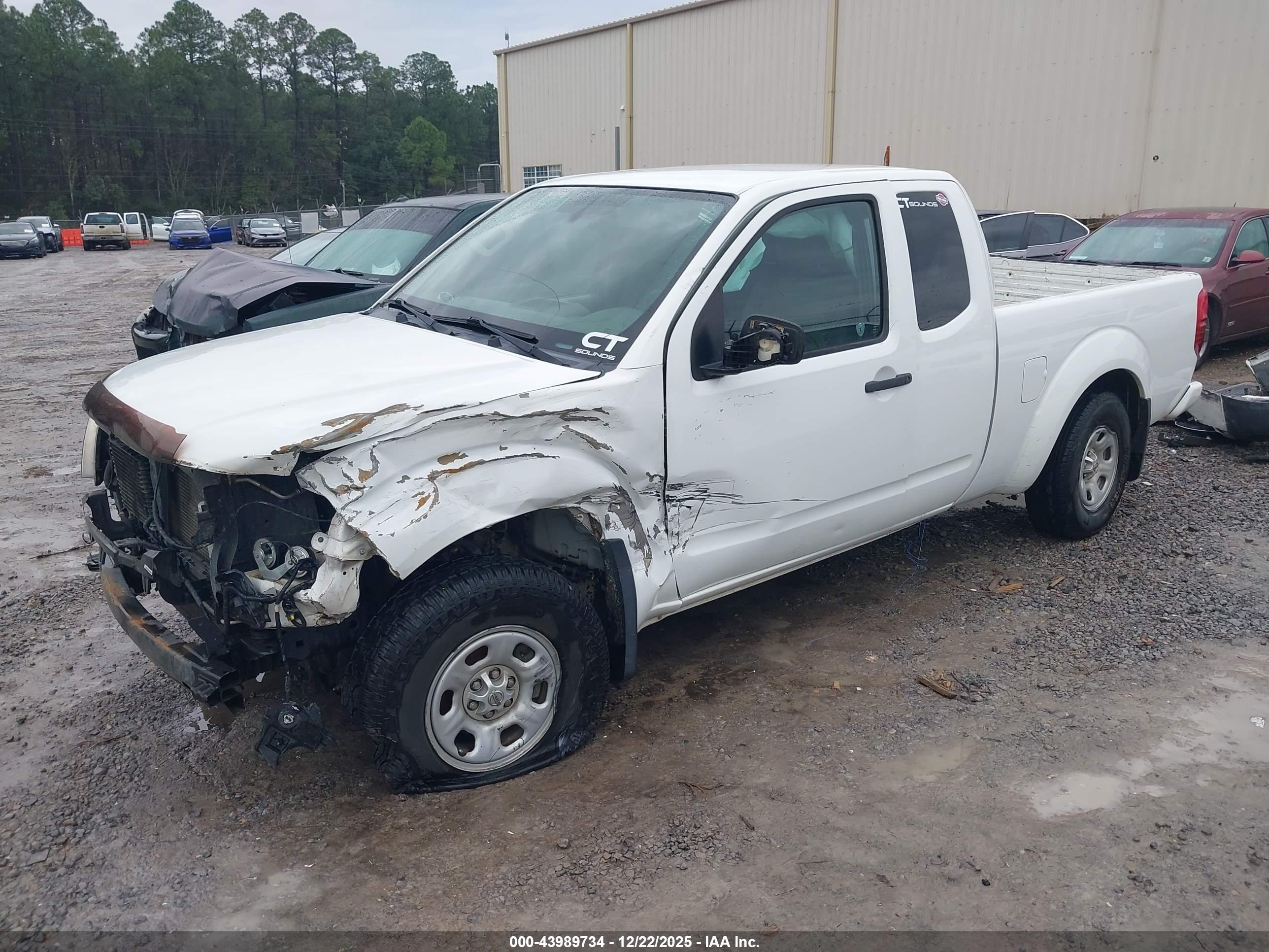NISSAN FRONTIER image 2