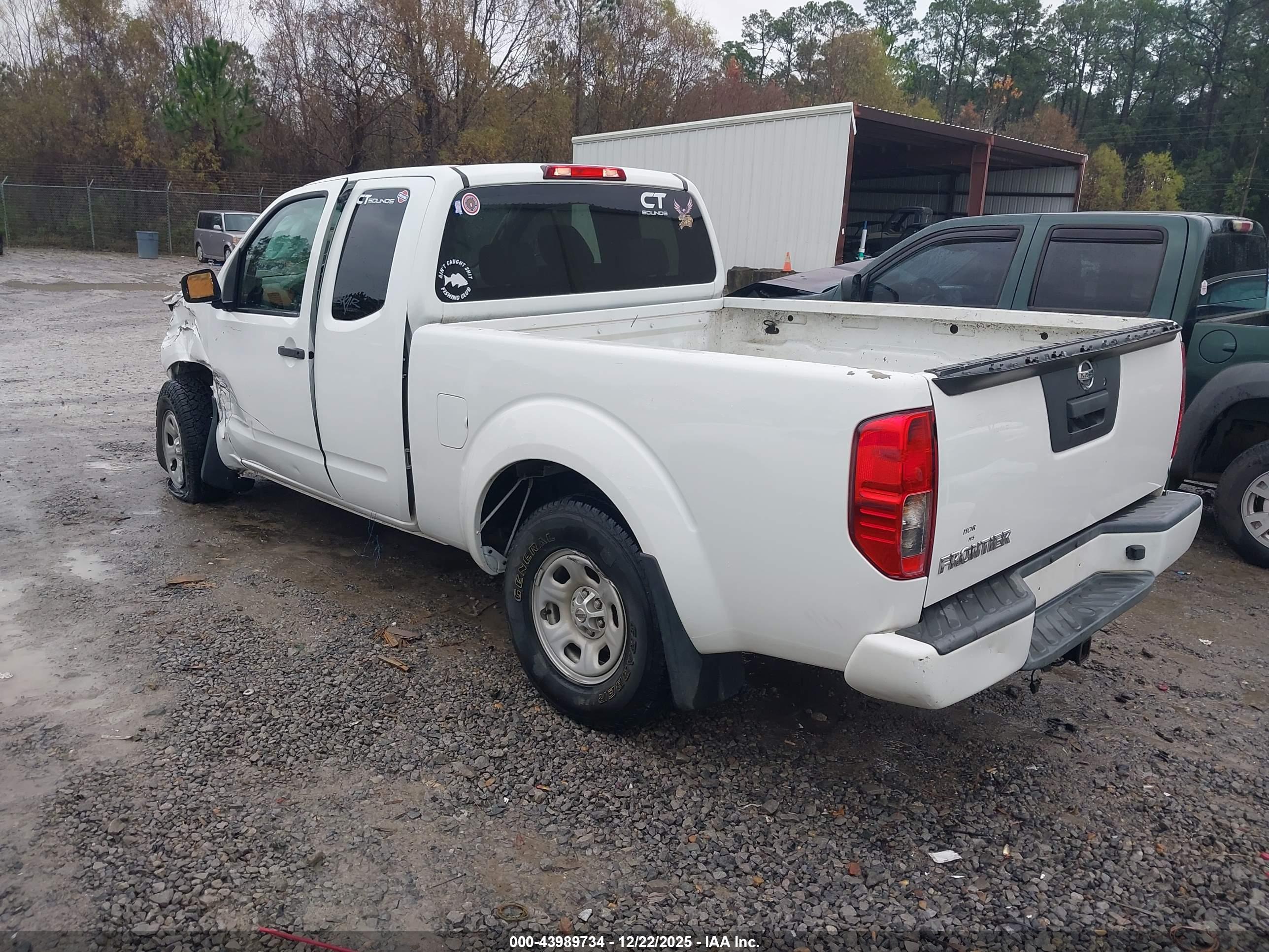 NISSAN FRONTIER image 3