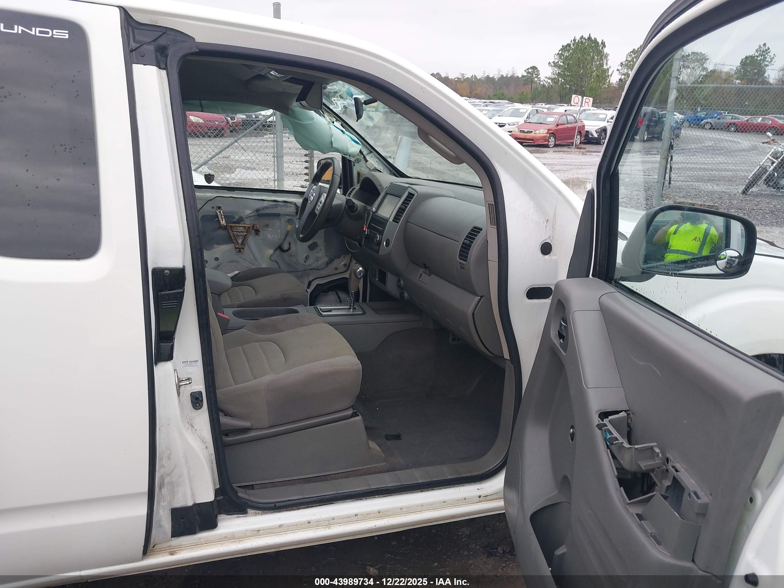 NISSAN FRONTIER image 5