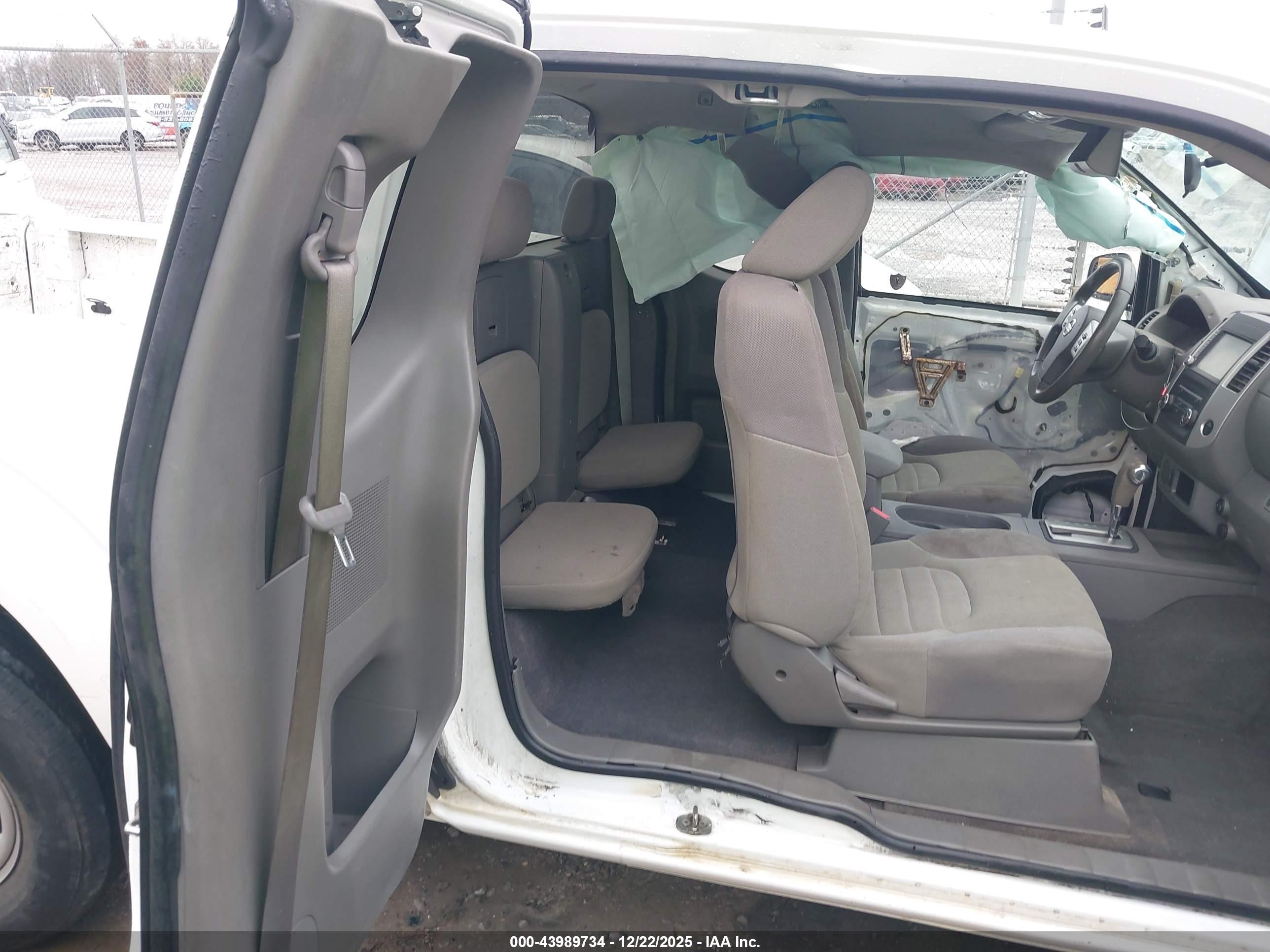 NISSAN FRONTIER image 8