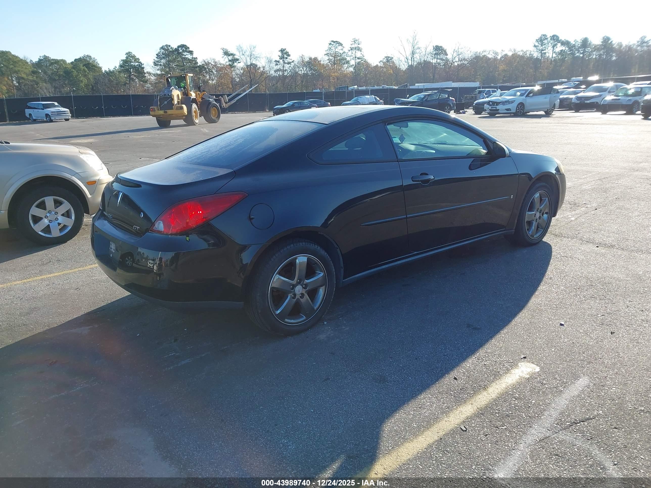 PONTIAC G6 image 4