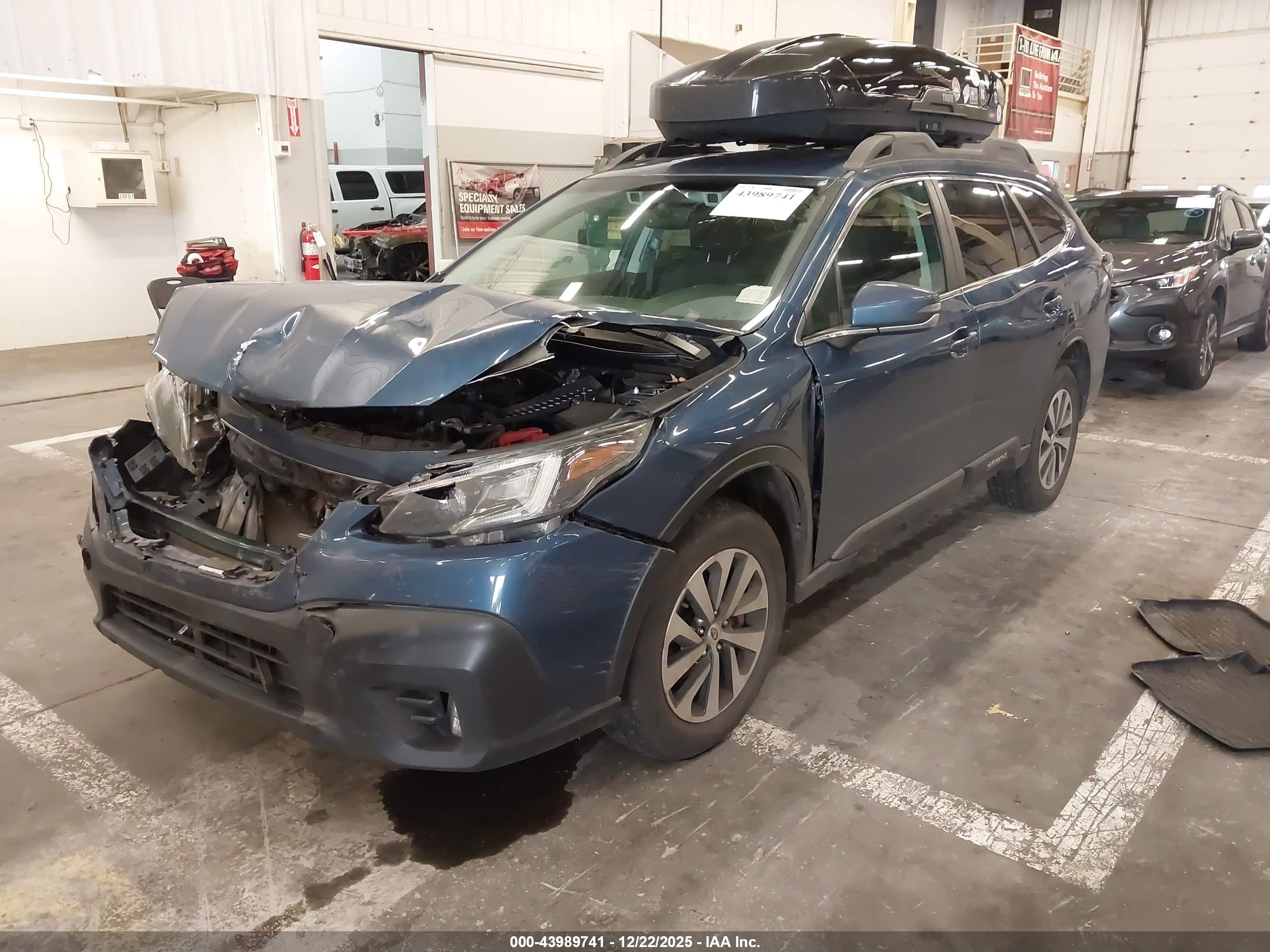 SUBARU OUTBACK image 2