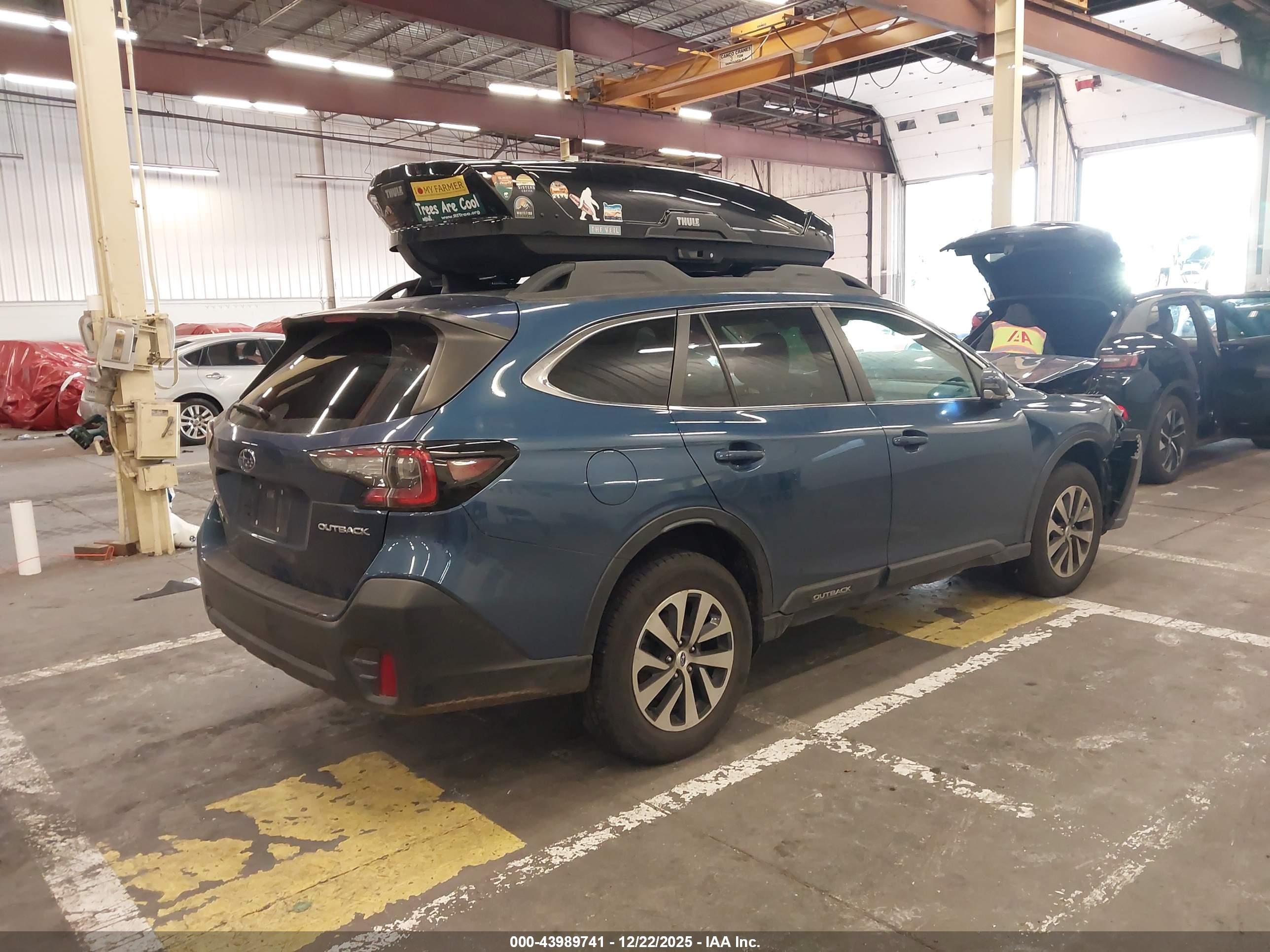 SUBARU OUTBACK image 4