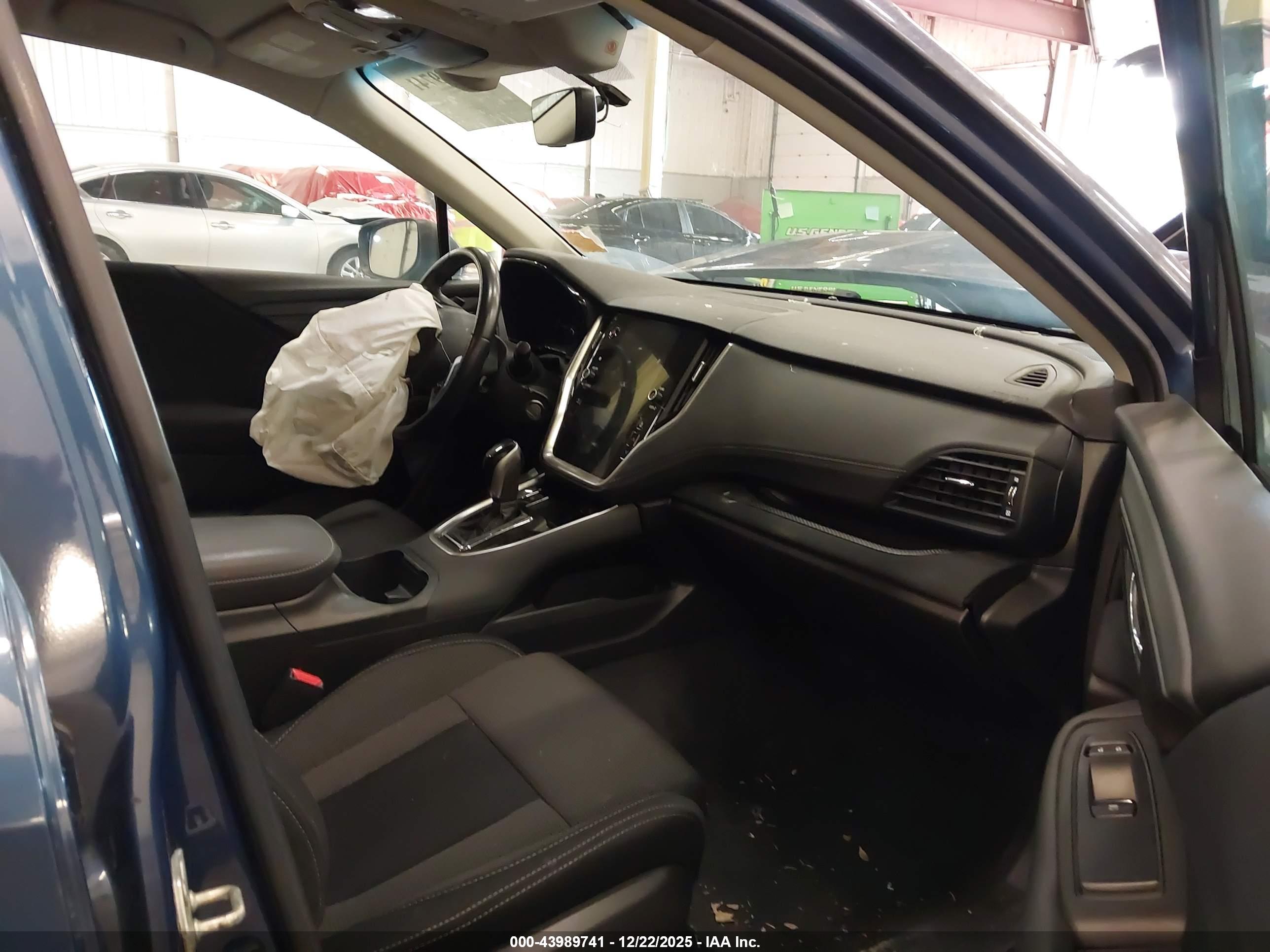 SUBARU OUTBACK image 5