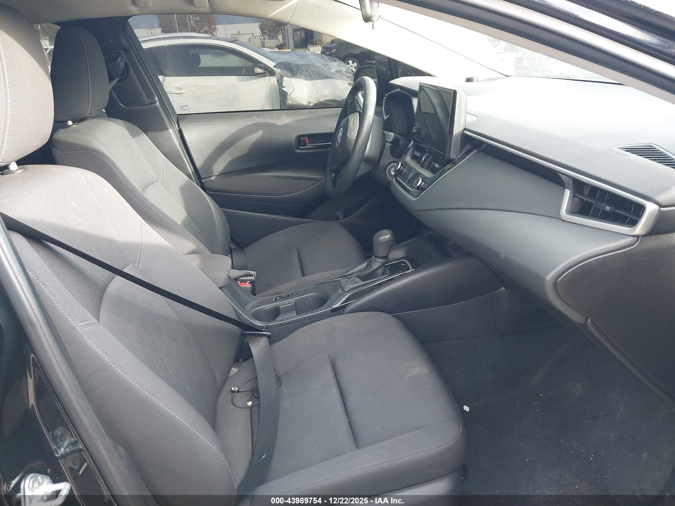 TOYOTA COROLLA image 5