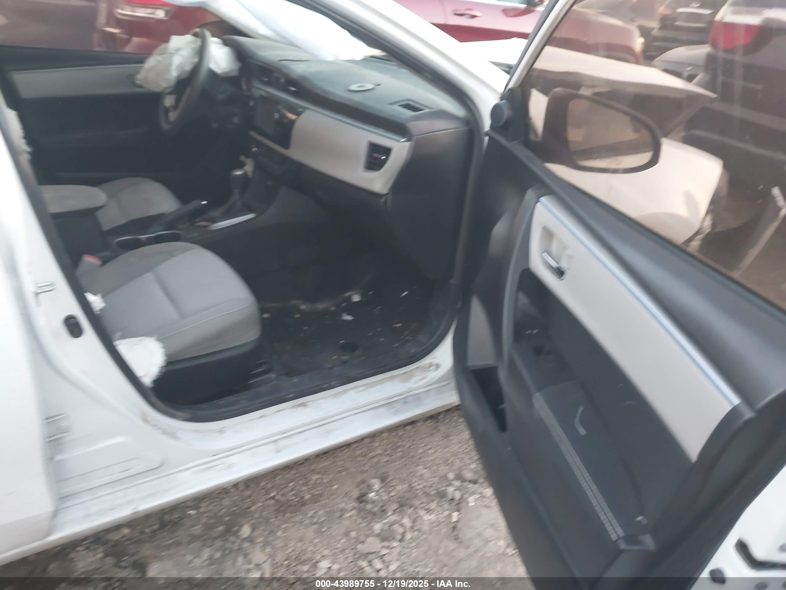 TOYOTA COROLLA image 5