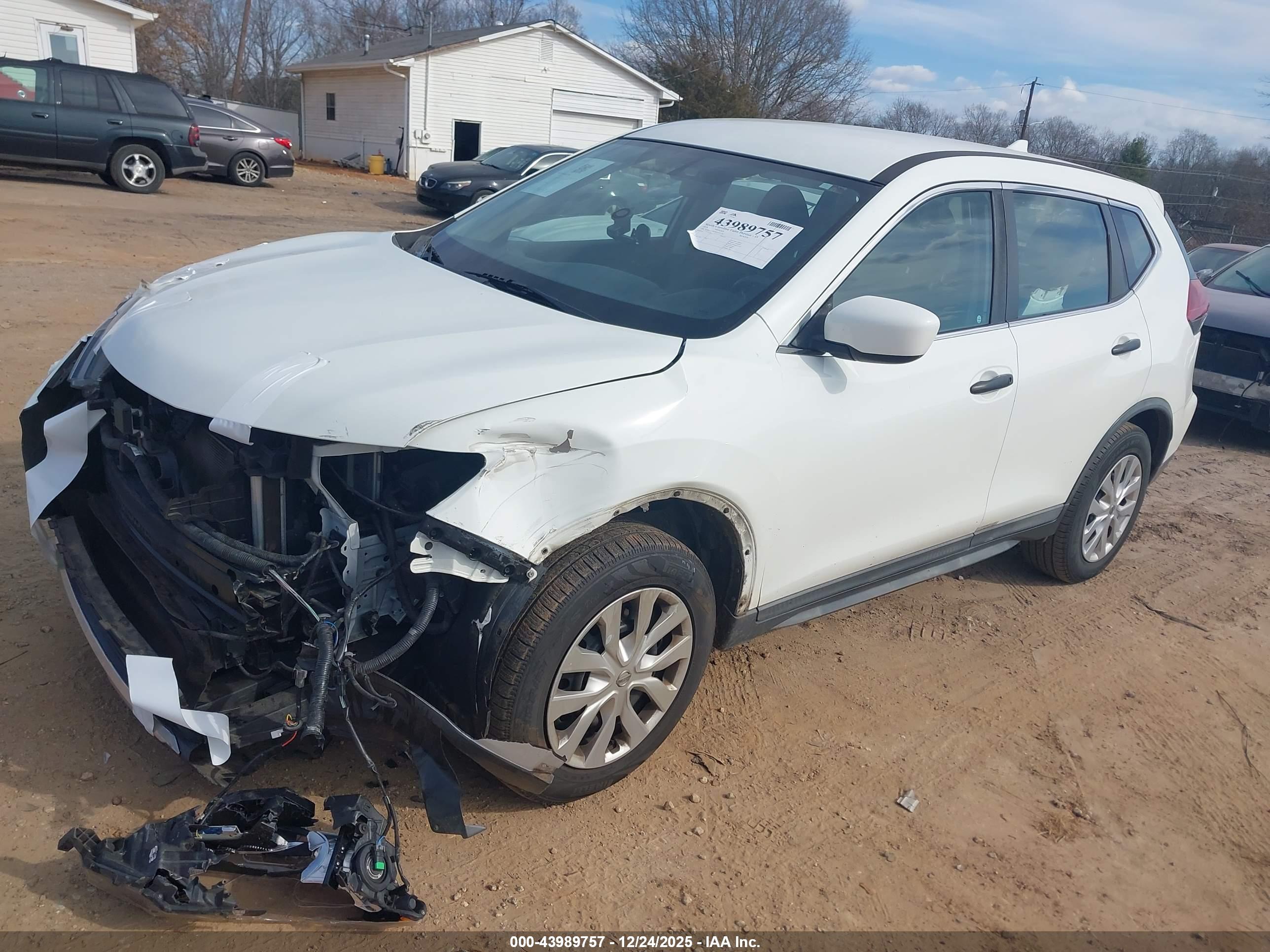 NISSAN ROGUE image 2