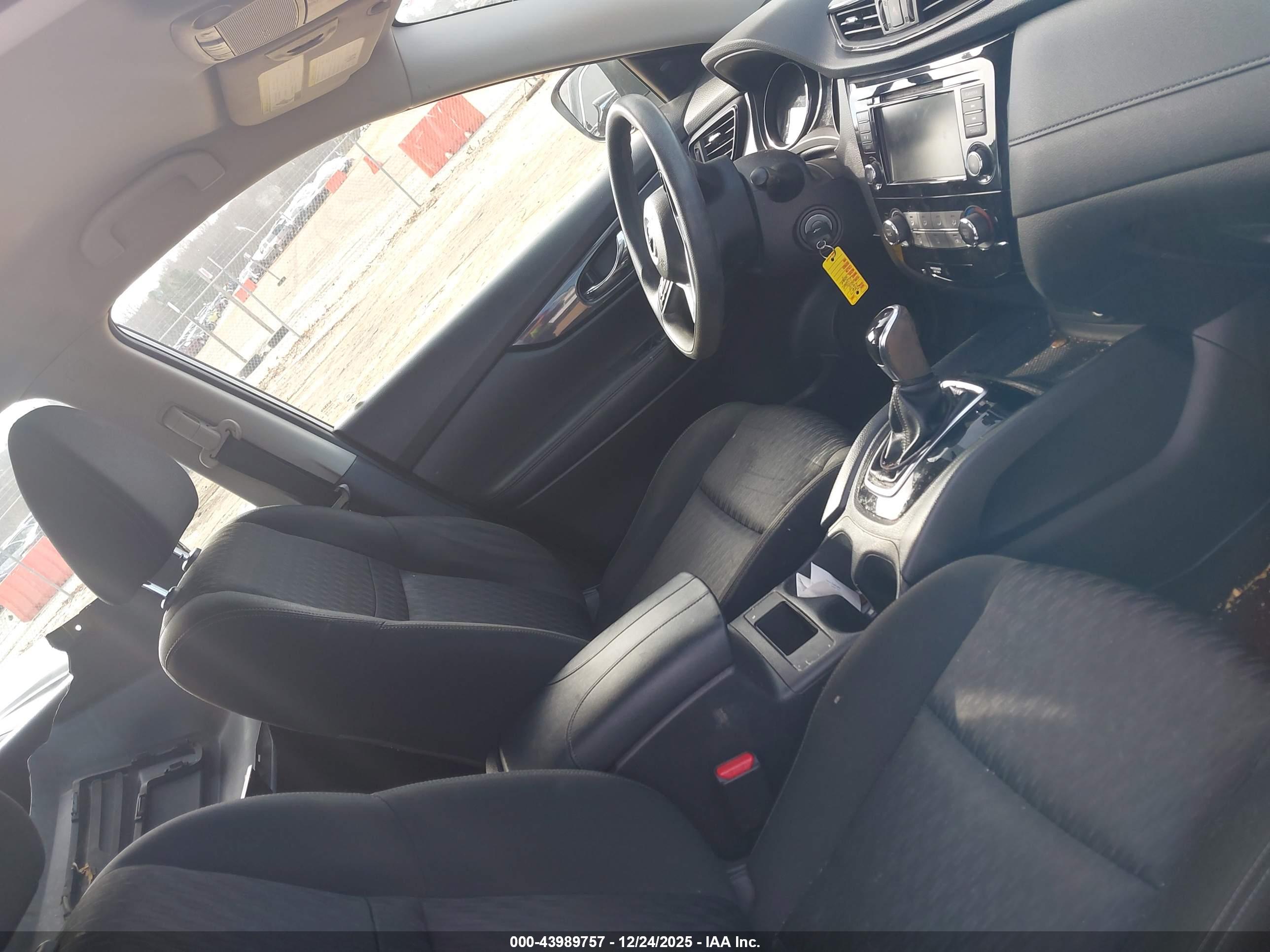 NISSAN ROGUE image 5