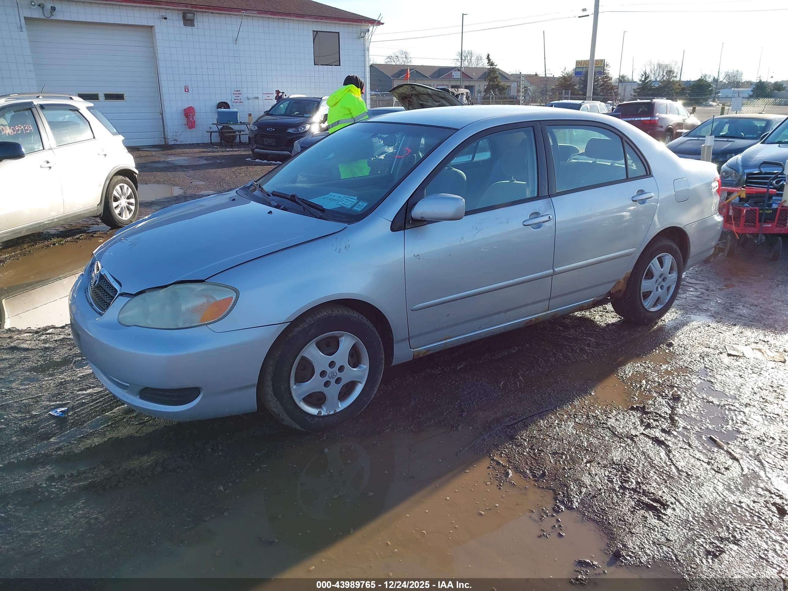 TOYOTA COROLLA image 2