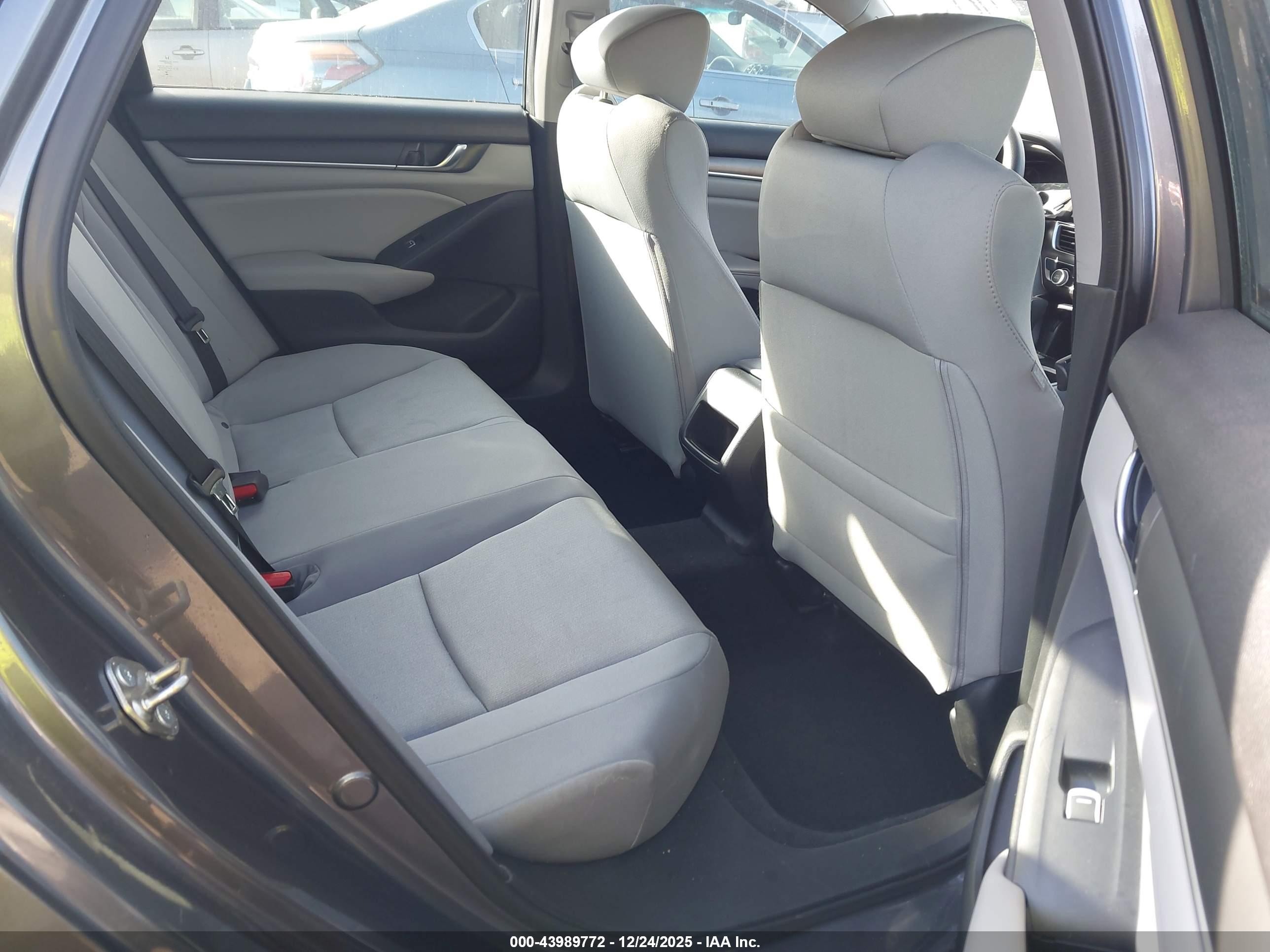 HONDA ACCORD image 8