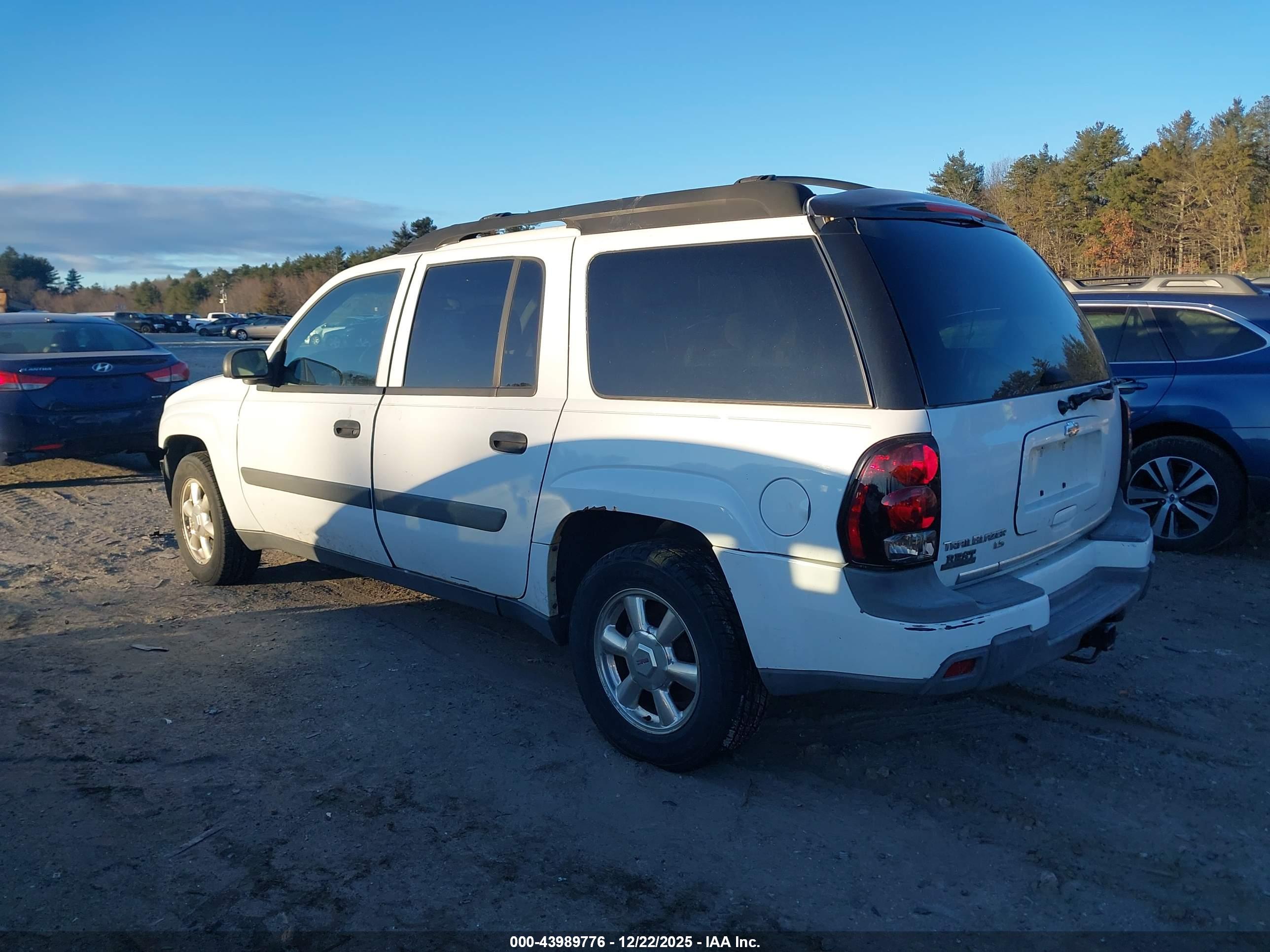 CHEVROLET TRAILBLAZER image 3