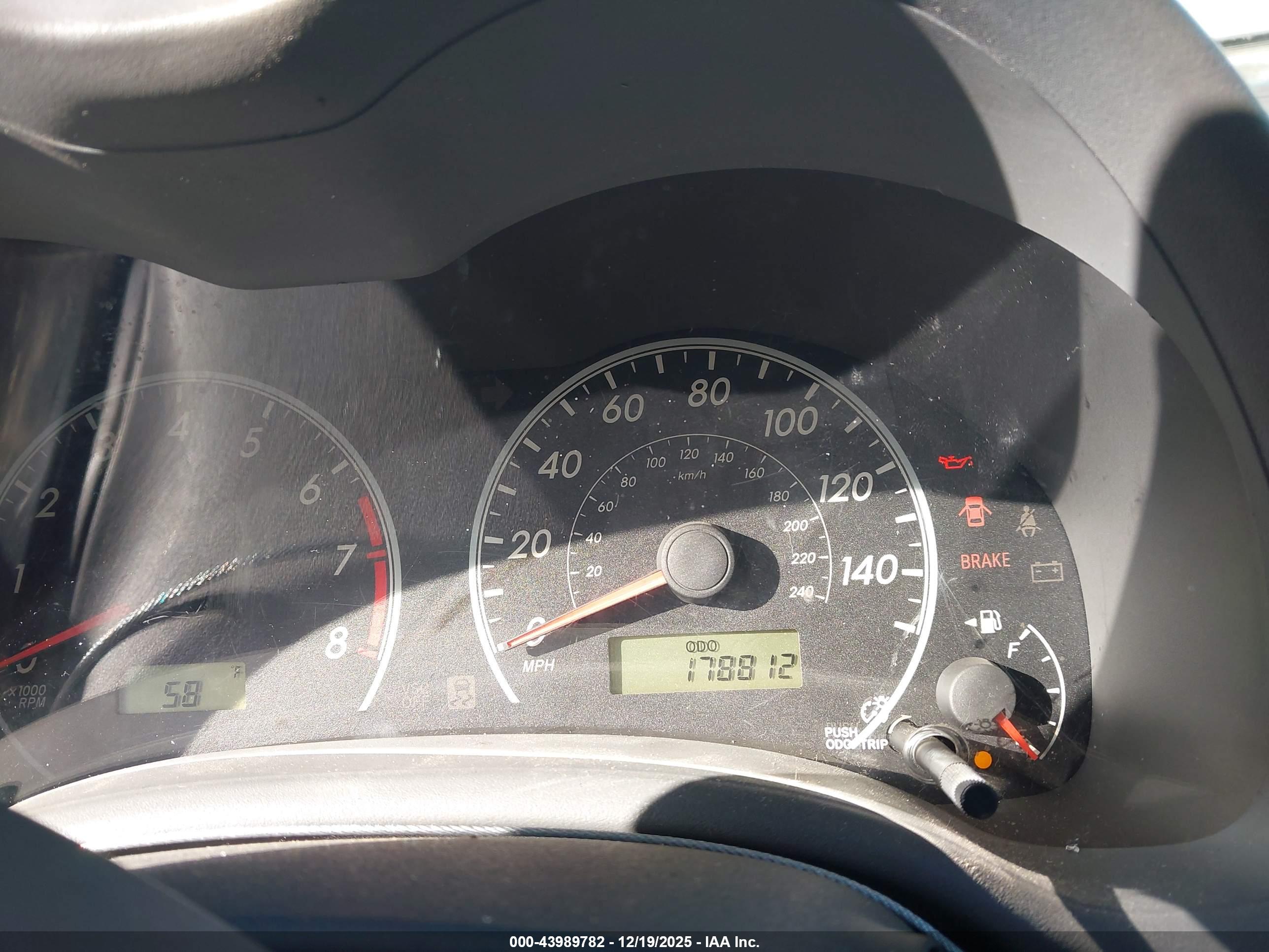 TOYOTA COROLLA image 7