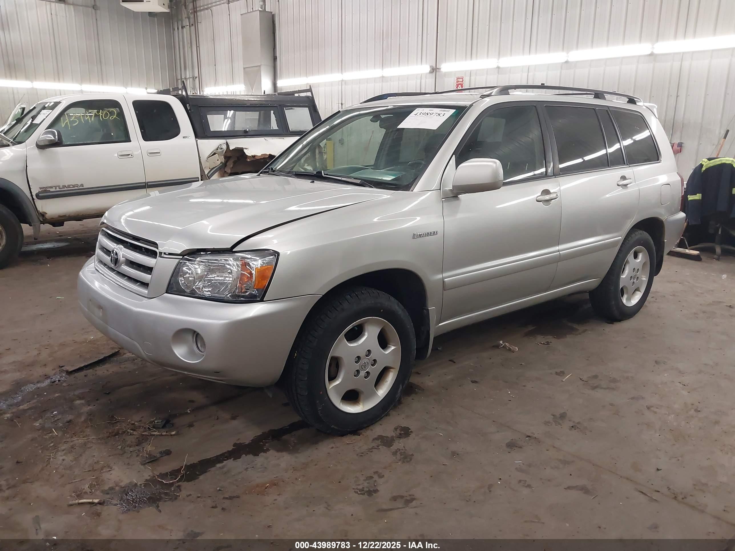 TOYOTA HIGHLANDER image 2