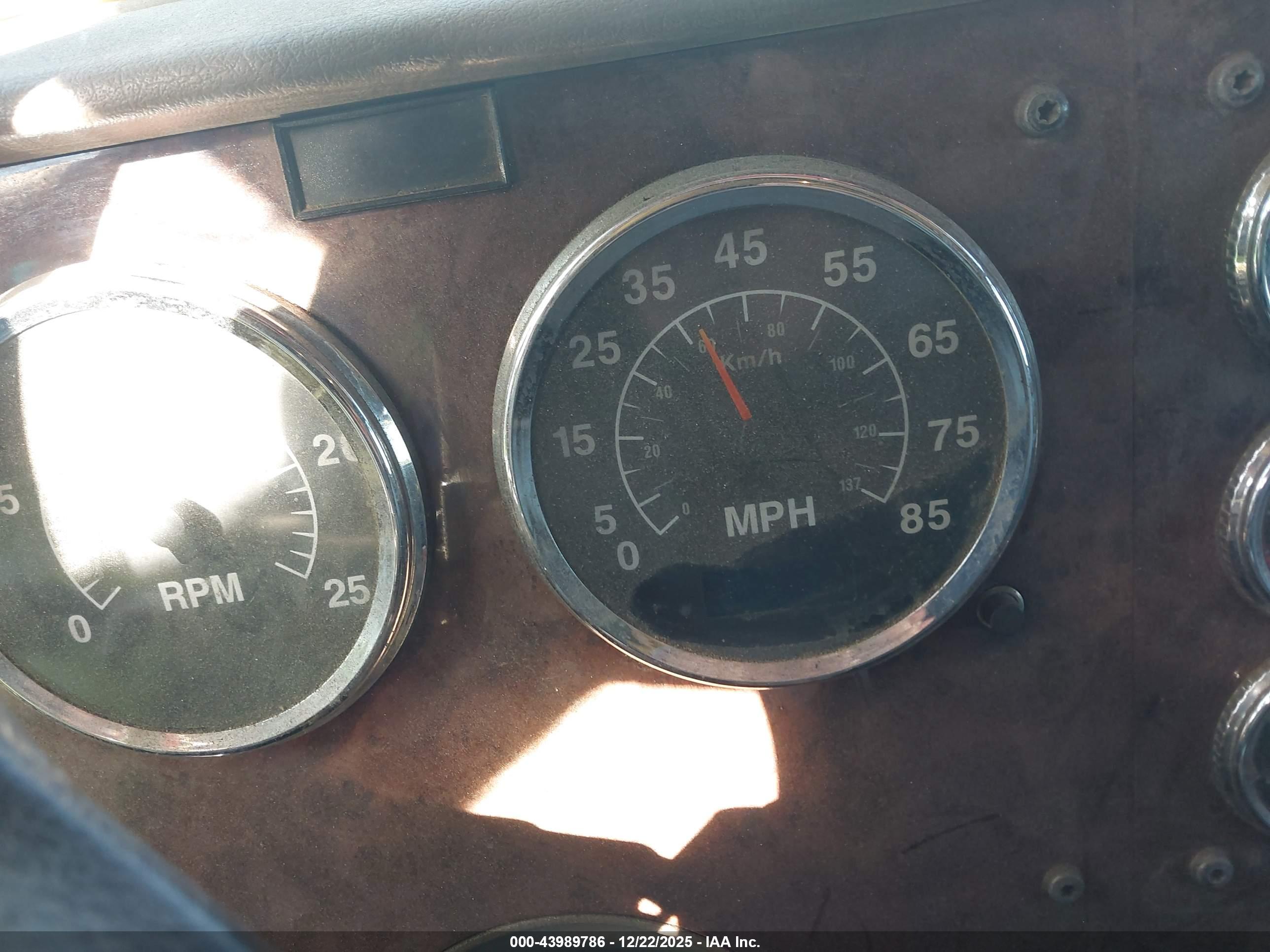 INTERNATIONAL 5500 image 6