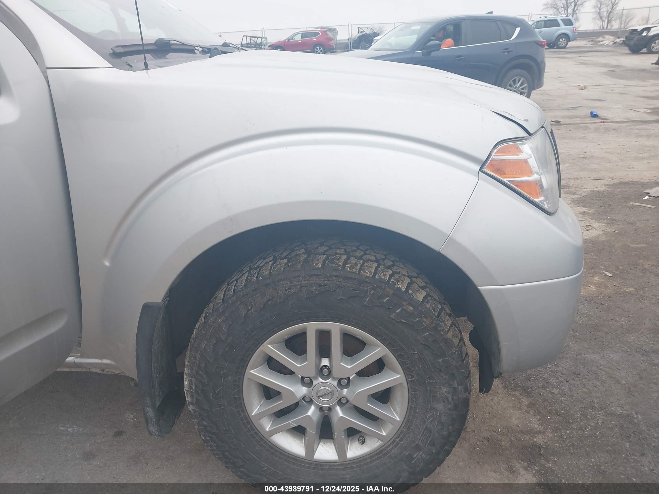 NISSAN FRONTIER image 6